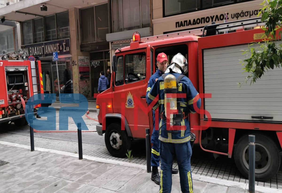 Θεσσαλονίκη: Φωτιά σε γραφείο βουλευτή της ΝΔ – Εξετάζεται το ενδεχόμενο εμπρησμού