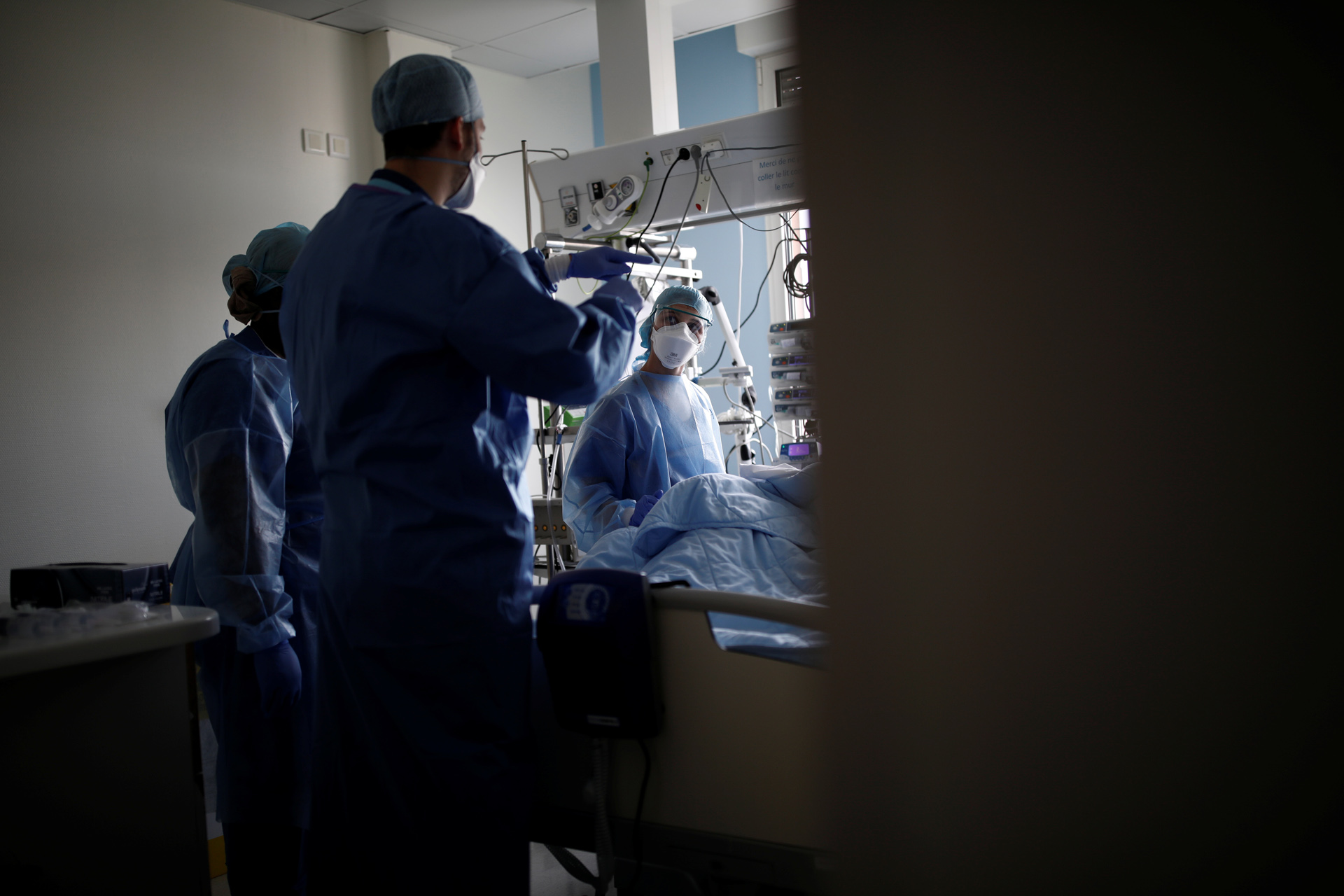 Nurse Samantha Poirier, 28-year-old, wearing protective suit and face mask, works in the Intensive Care Unit (ICU) for coronavirus disease (COVID-19) patients at the Clinique de l'Estree private hospital in Stains near Paris as the spread of the coronavirus disease continues in France, April 20, 2020. REUTERS