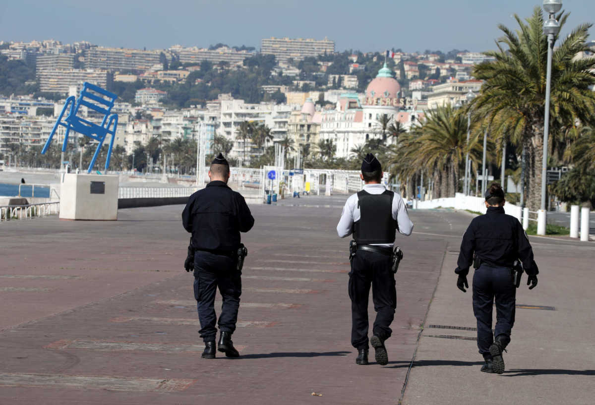 Κορονοϊός: Αστυνομικοί λόγω των μέτρων απαγόρευσαν σε Γάλλο να αποχαιρετήσει τον ετοιμοθάνατο πατέρα του