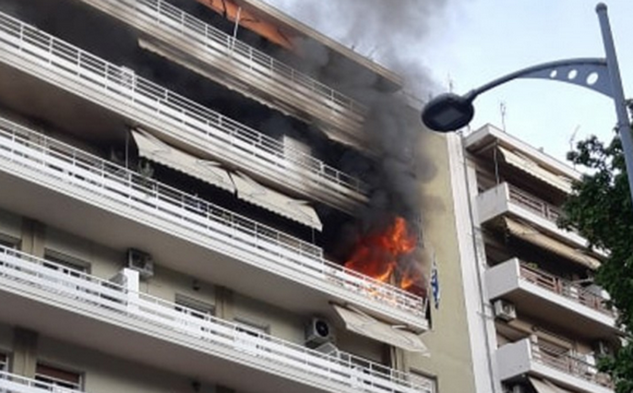 Σοκ στη Θεσσαλονίκη: 45χρονος έκαψε τον κατάκοιτο πατέρα του – Τον περιέλουσε με υγρό