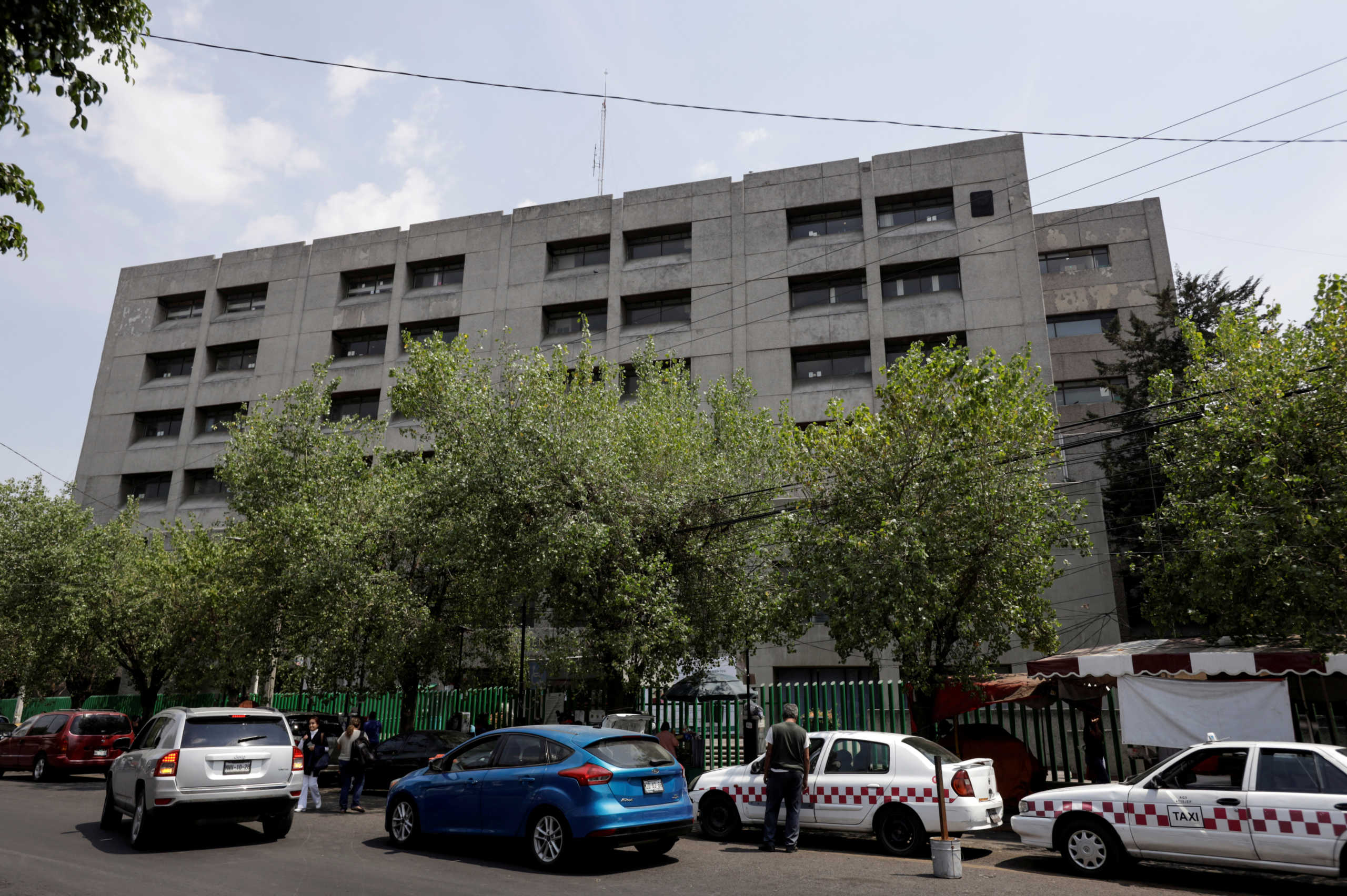 A general view of the hospital in Tlanepantla de Baz, outside Mexico City, where at least 20 doctors have tested positive for the coronavirus disease (COVID-19), the head of Mexico's social security institute (IMSS) said on Wednesday, as the spread of COVID-19 continues in Tlanepantla de Baz, Mexico April 8, 2020. REUTERS