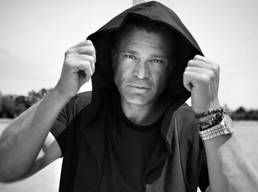 Κώστας Σόμμερ: Οι πρώτες φωτογραφίες με την κατά 18 χρόνια νεότερη σύντροφό του!