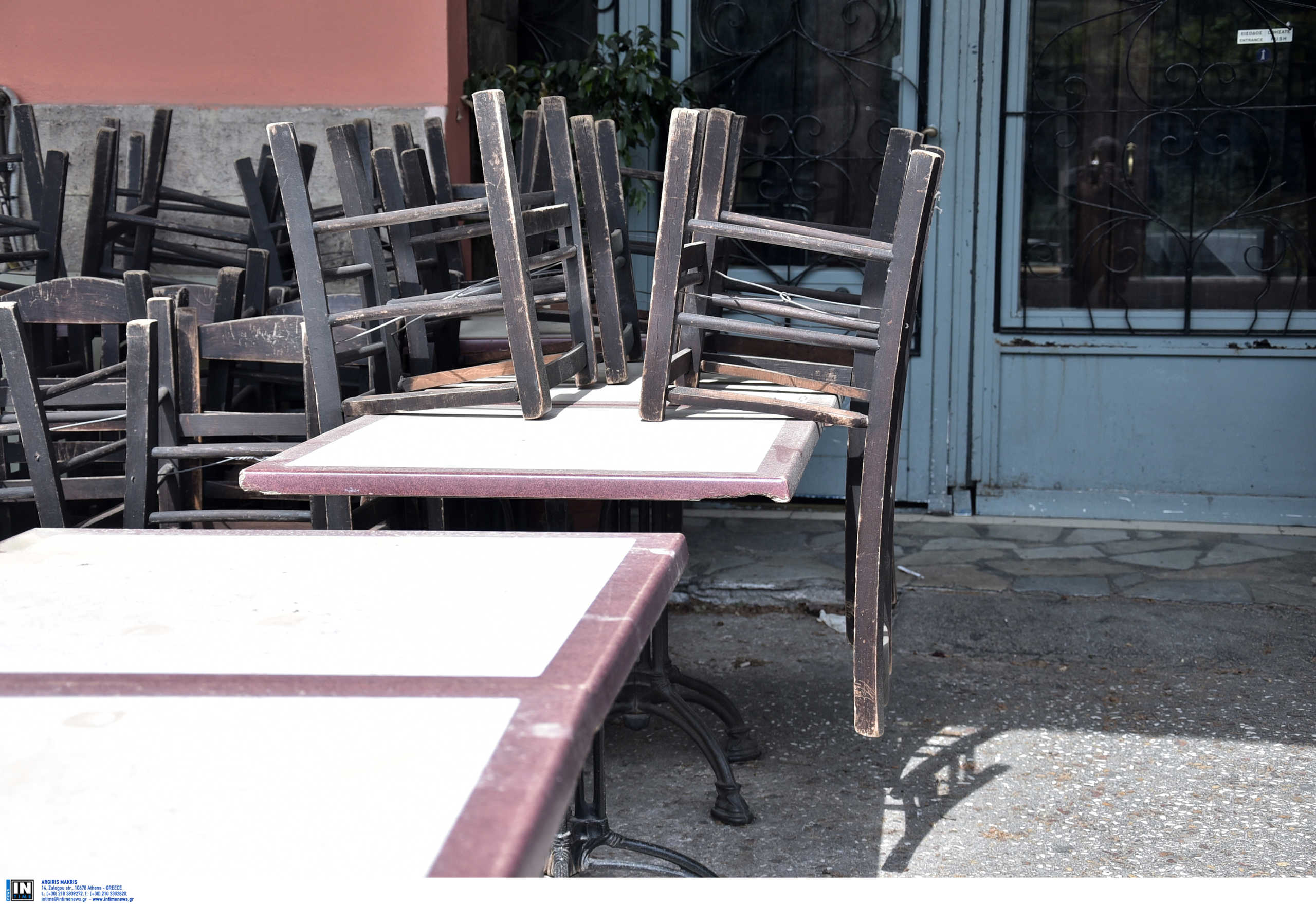 Κορονοϊός: Έτσι θα λειτουργούν εστιατόρια και καφέ – Πρώτο… τραπέζι αντισηπτικά, μάσκες και αποστάσεις
