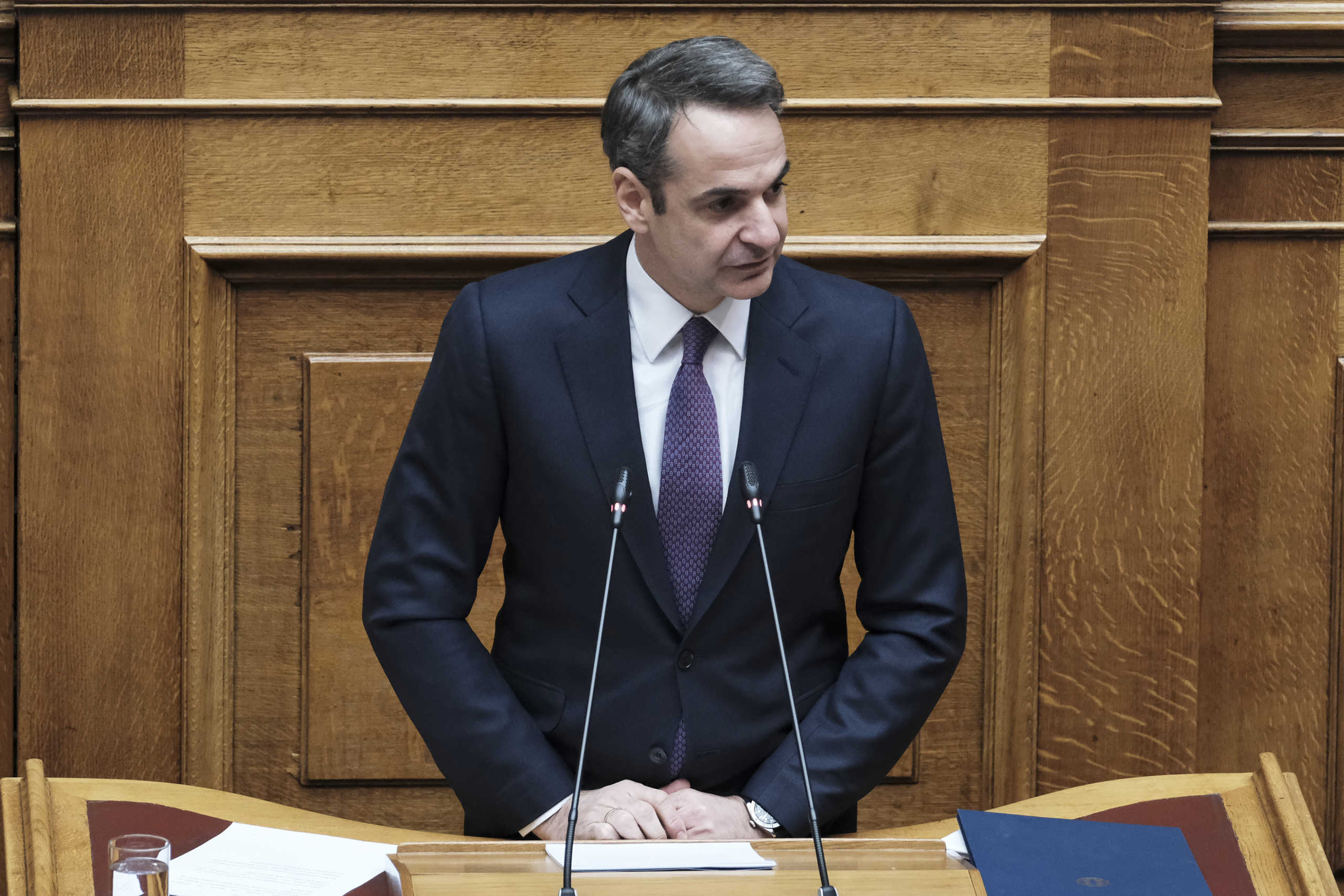 Ìüíç óõæÞôçóç êáé øÞöéóç åðß ôçò áñ÷Þò, ôùí Üñèñùí êáé ôïõ óõíüëïõ ôïõ ó÷åäßïõ  íüìïõ ôïõ Õðïõñãåßïõ Õãåßáò: «Êýñùóç á) ôçò áðü 25.2.2020 Ð.Í.Ð. "Êáôåðåßãïíôá ìÝôñá áðïöõãÞò êáé ðåñéïñéóìïý ôçò äéÜäïóçò êïñùíïúïý" (Á´ 42), â) ôçò áðü 11.3.2020 Ð.Í.Ð. "Êáôåðåßãïíôá ìÝôñá áíôéìåôþðéóçò ôùí áñíçôéêþí óõíåðåéþí ôçò åìöÜíéóçò ôïõ êïñùíïúïý COVID-19 êáé ôçò áíÜãêçò ðåñéïñéóìïý ôçò äéÜäïóÞò ôïõ" (Á´ 55) êáé ã) ôçò áðü 14.3.2020 Ð.Í.Ð. "Êáôåðåßãïíôá ìÝôñá áíôéìåôþðéóçò ôçò áíÜãêçò ðåñéïñéóìïý ôçò äéáóðïñÜò ôïõ êïñùíïúïý COVID-19" (Á´ 64)».
ÅÉÓÇÃÇÔÅÓ:  ÅõÜããåëïò ËéÜêïò êáé Néêüëáïò ÐáððÜò.
