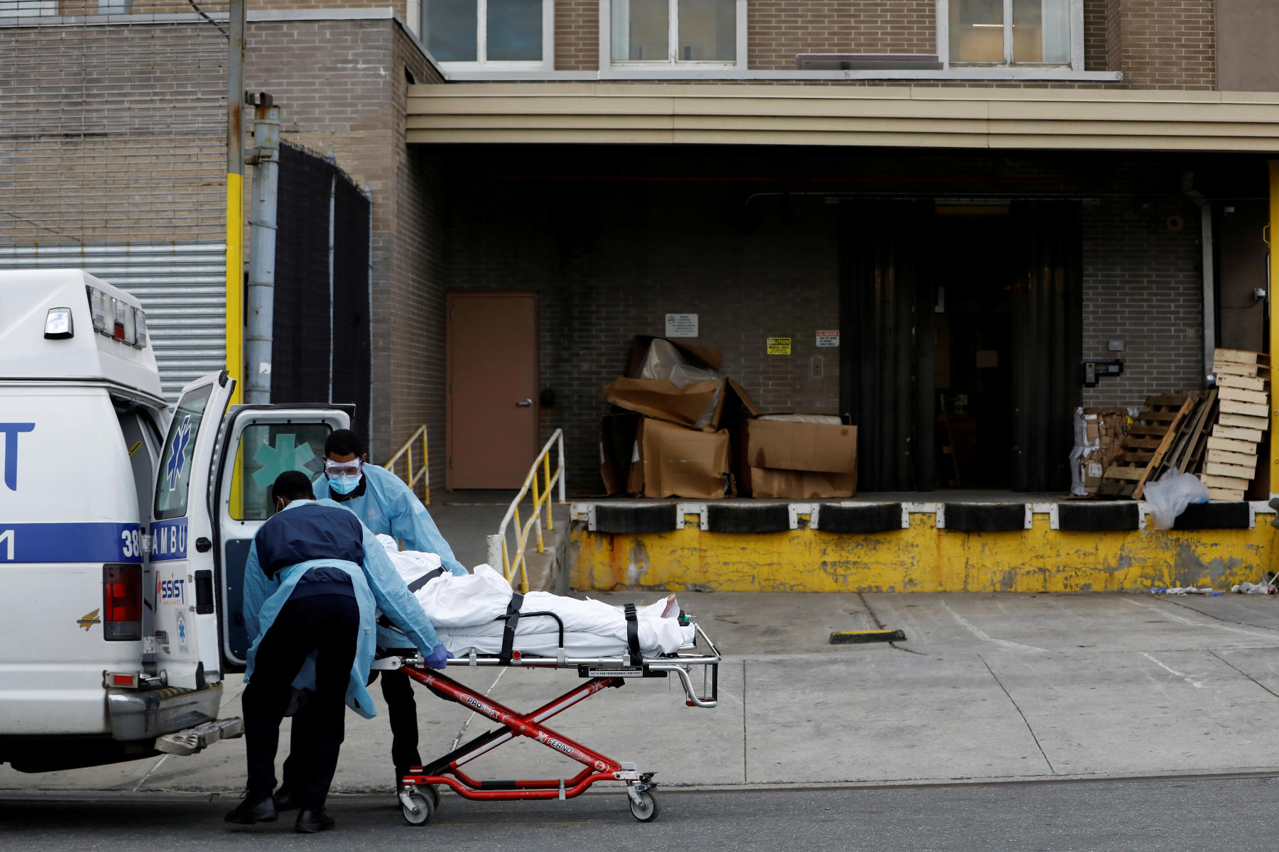 Κορονοϊός: Χάος στη Νέα Υόρκη – 594 νεκροί σε μια μέρα, 4.159 συνολικά