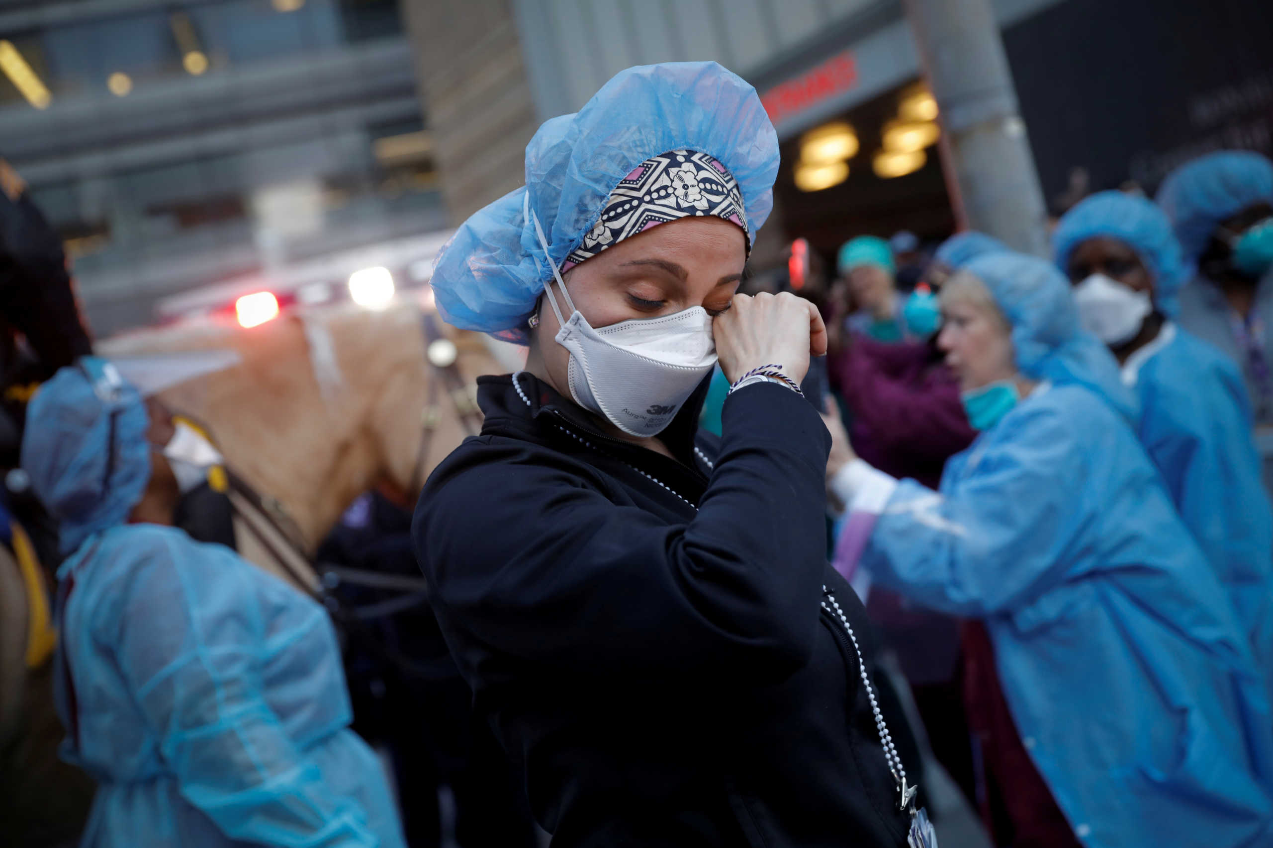 Κορονοϊός: Η καμπύλη της επιδημίας για πρώτη φορά σε καθοδική πορεία στη Νέα Υόρκη