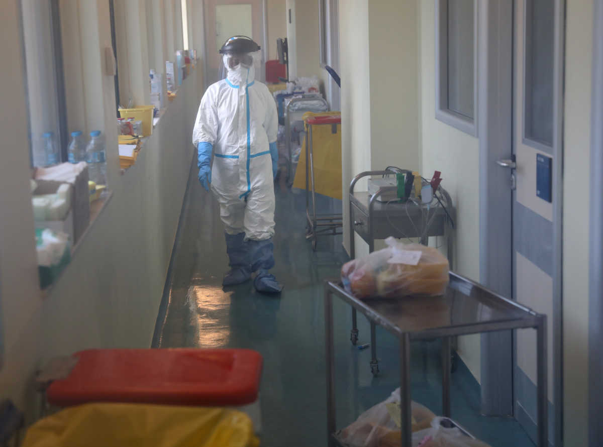 11 νέα κρούσματα κορονοϊού στην Ελλάδα – 67 ασθενείς διασωληνωμένοι