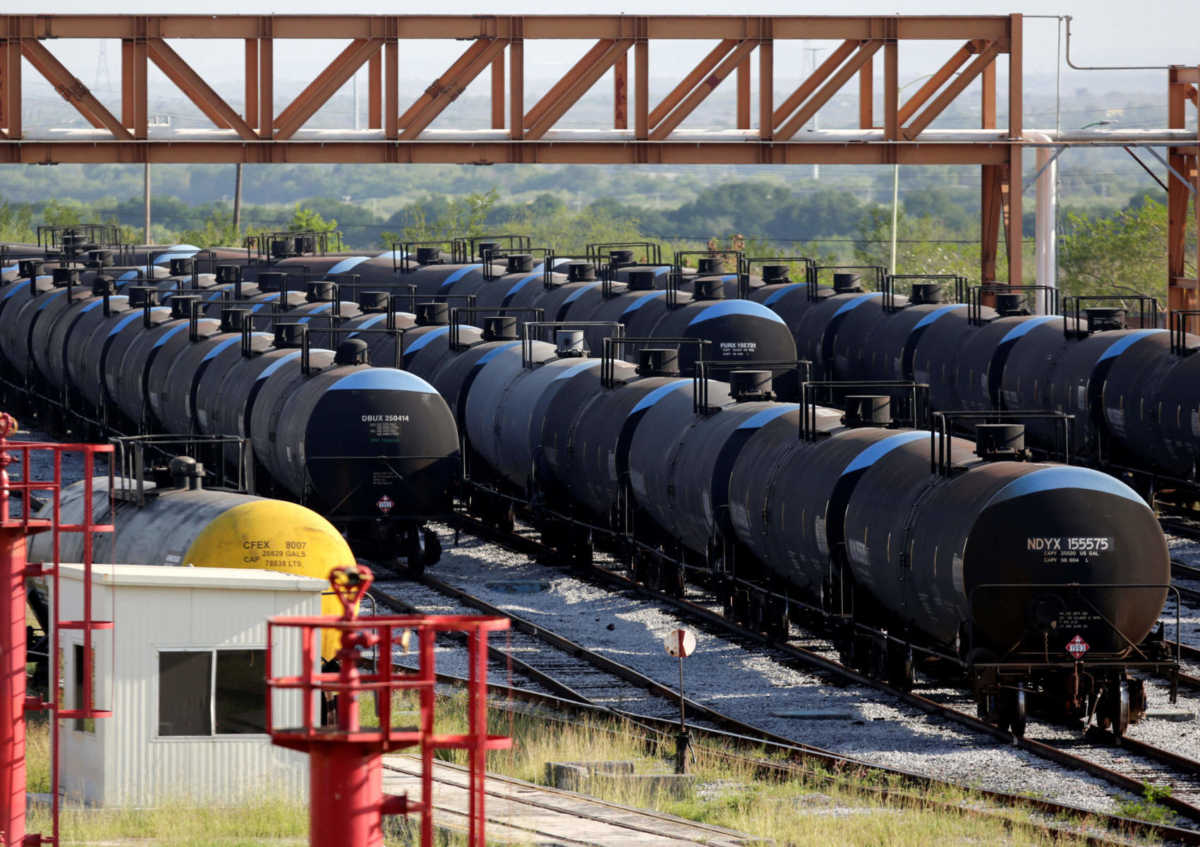 Απίστευτη κατάρρευση για το αμερικανικό πετρέλαιο – Νέα βουτιά στις διεθνείς αγορές