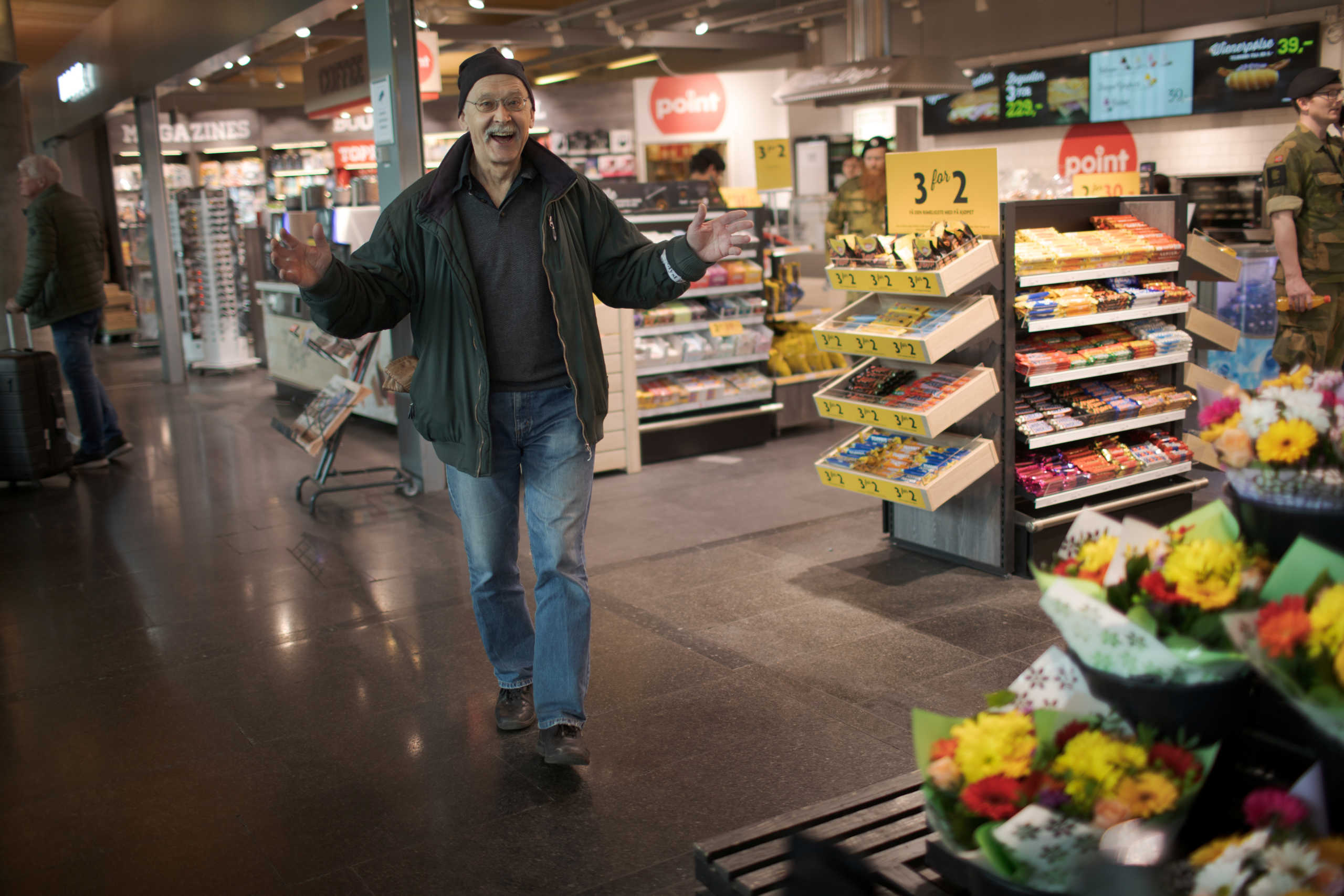 Reuters photographer Nora Savosnick's father, Mats Haraldsson, picks Savosnick up from the the airport, as she preapres to complete 14-days of quarantine after arriving from New York, during the coronavirus (COVID-19) outbreak, in Oslo, Norway, March 16, 2020. REUTERS