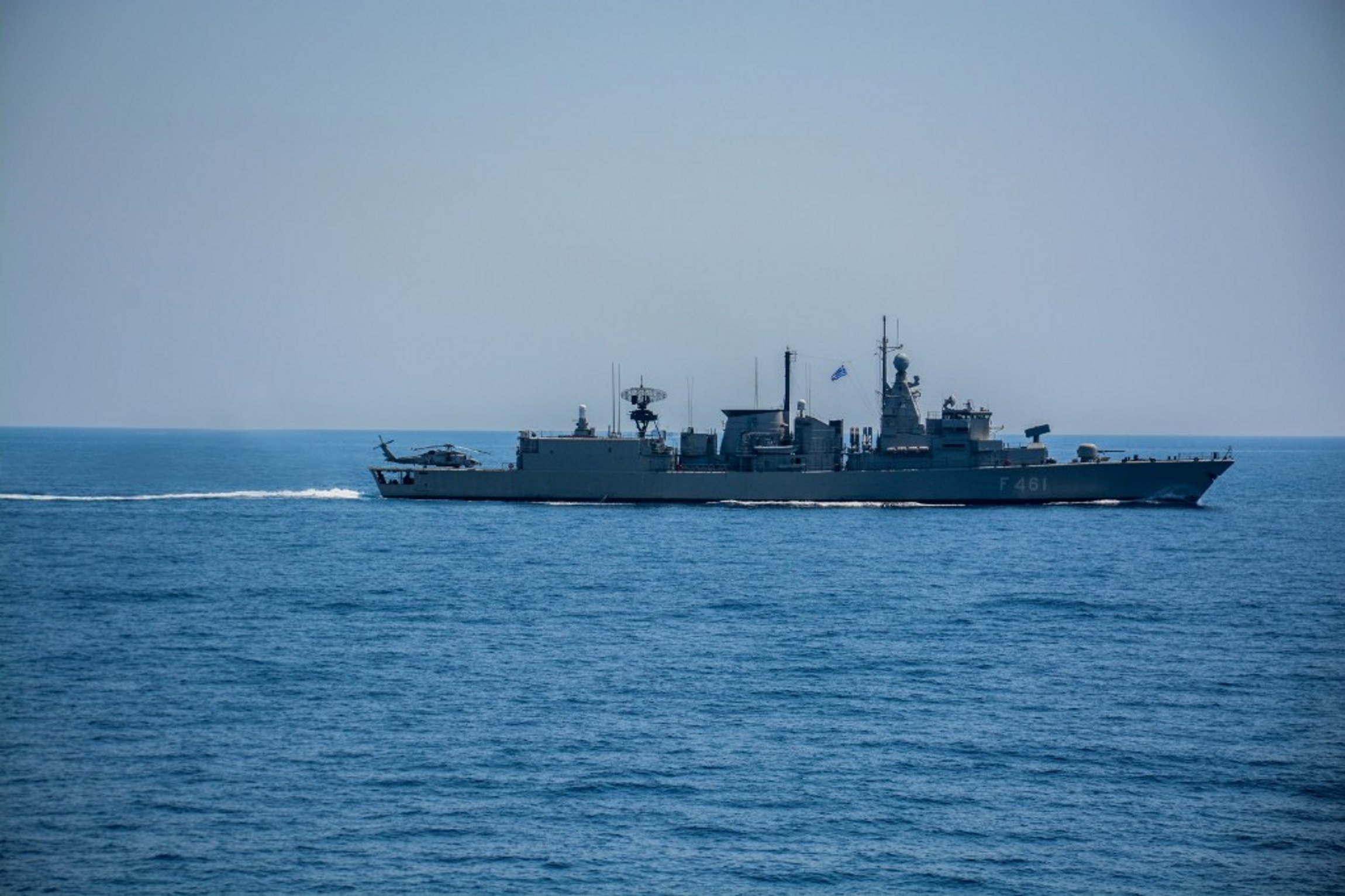 Το Πολεμικό Ναυτικό βγήκε ανοιχτά της Κρήτης – Δείτε φωτογραφίες από την άσκηση (pics)