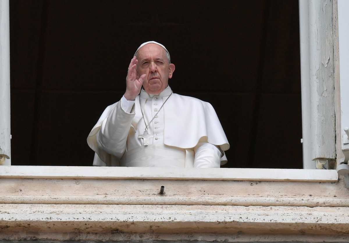 Ο πάπας Φραγκίσκος καλεί τους πιστούς να προσευχηθούν για τα θύματα στο Ναγκόρνο Καραμπάχ
