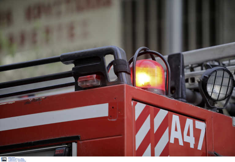 Νέα φωτιά στο παλιό ΙΚΑ στην οδό Πειραιώς – Καιγόταν ξανά την Παρασκευή