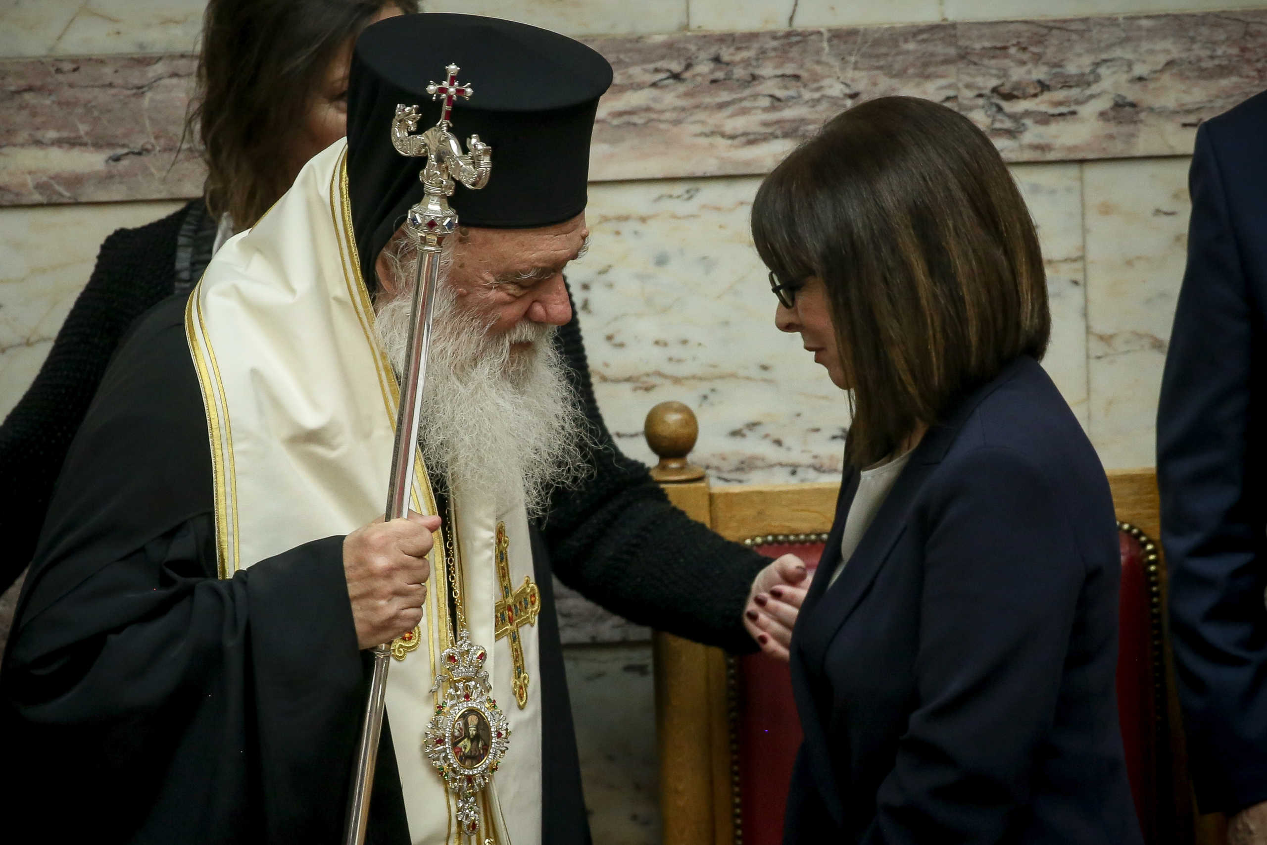 «Περαστικά» από Σακελλαροπούλου σε Ιερώνυμο