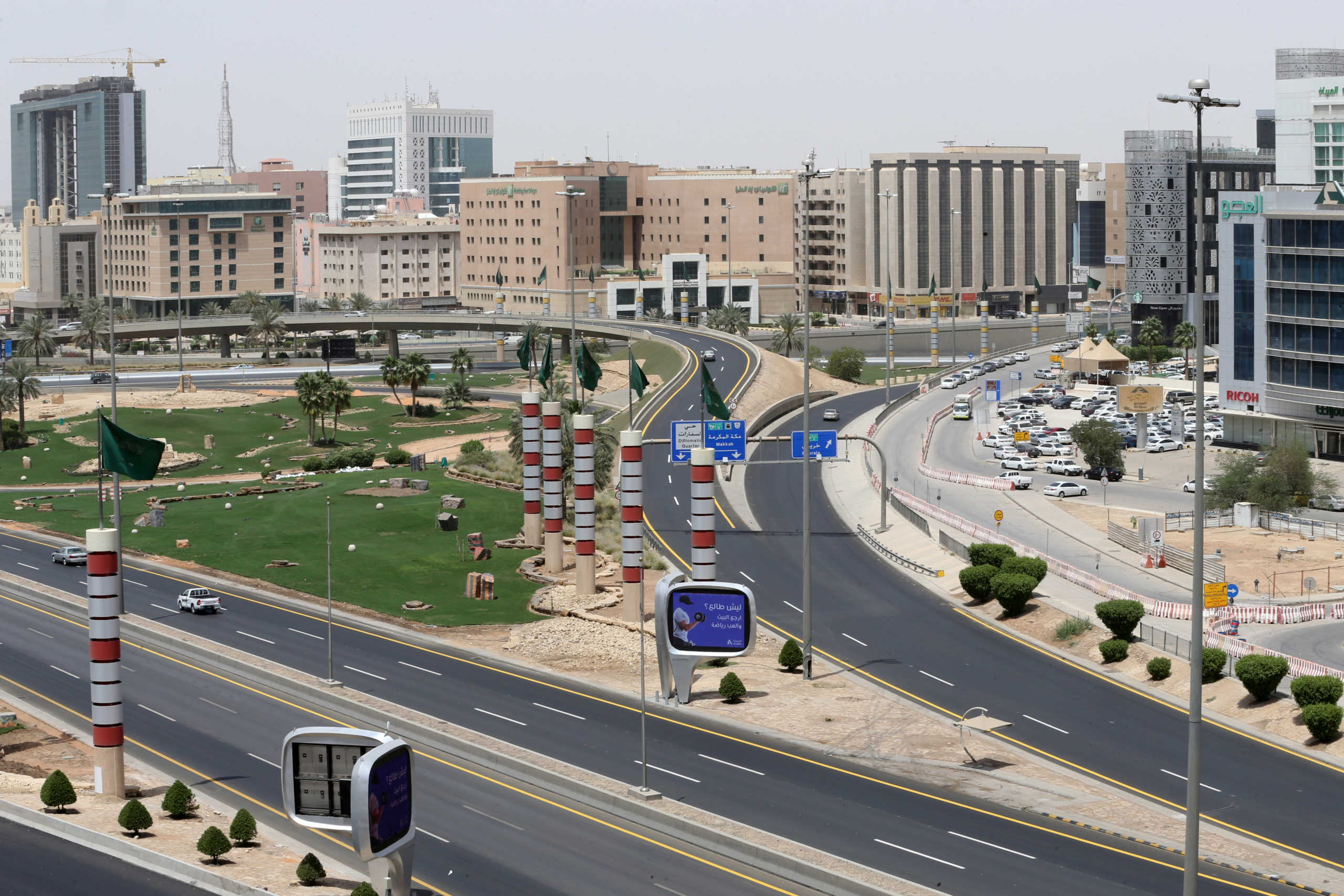 A general view shows almost empty streets, during the 24 hours lockdown to counter the coronavirus (COVID-19) outbreak in Riyadh, Saudi Arabia April 7, 2020. REUTERS