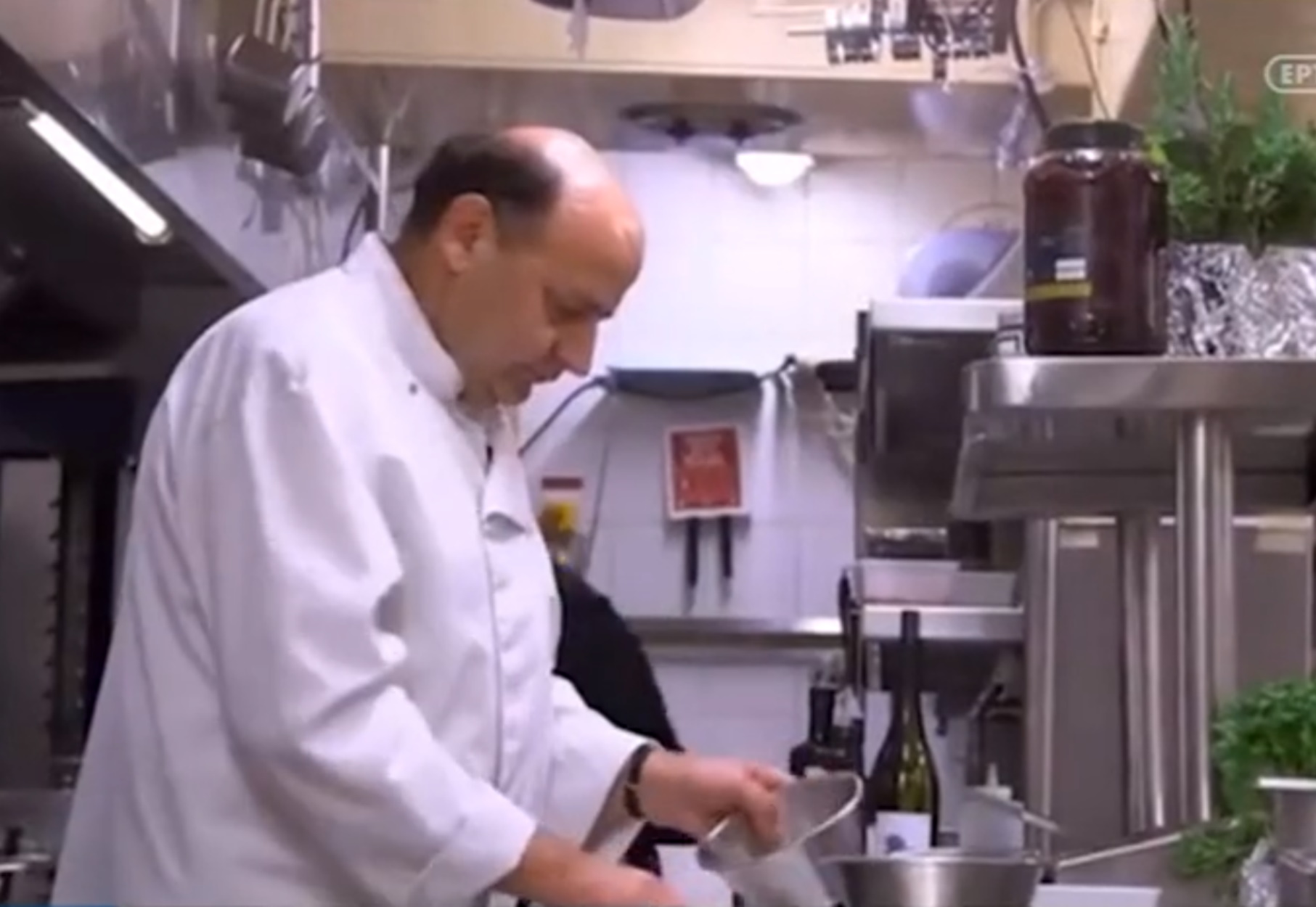 Γαλλία: Ο Έλληνας σεφ με αστέρι Michelin και τα δωρεάν γεύματα σε γιατρούς και νοσηλευτές