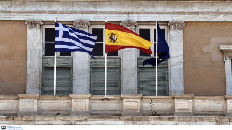 Η Ελλάδα δίπλα στην Ισπανία – Το μήνυμα Σακελλαροπούλου στα Ισπανικά