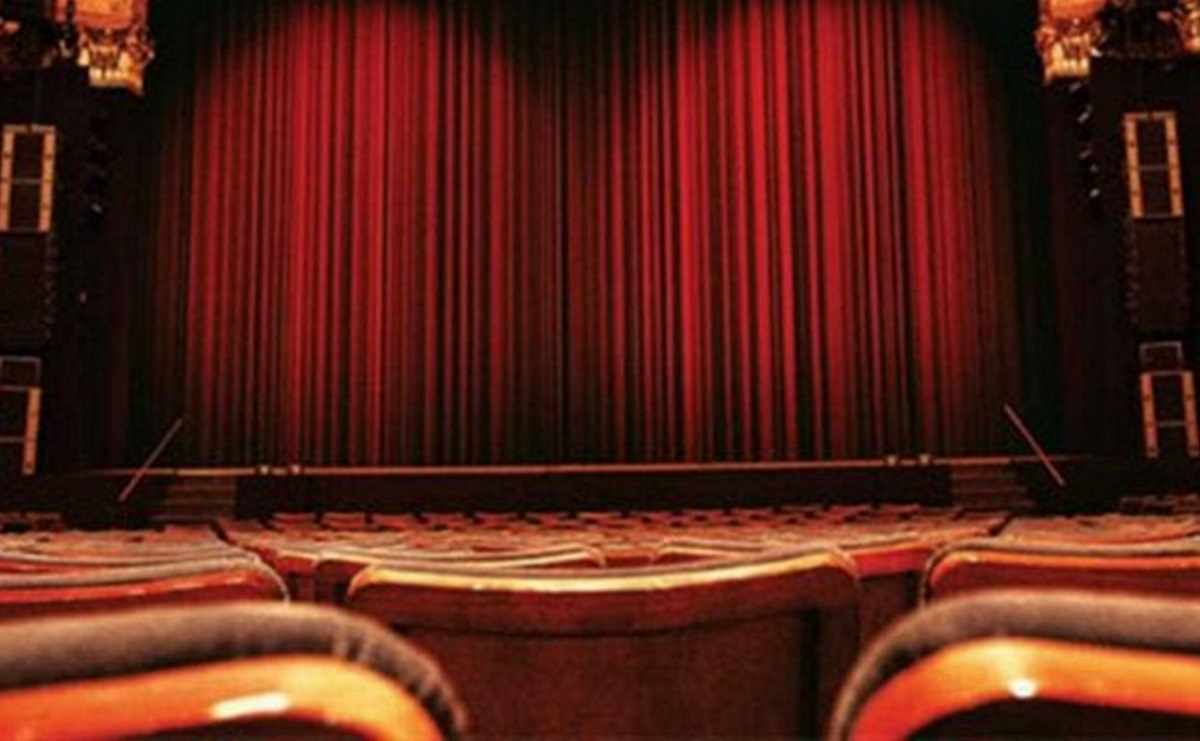 Πασίγνωστη Ελληνίδα ηθοποιός εξομολογείται! «Με κατέστρεψε που δεν ήξερα αγγλικά»