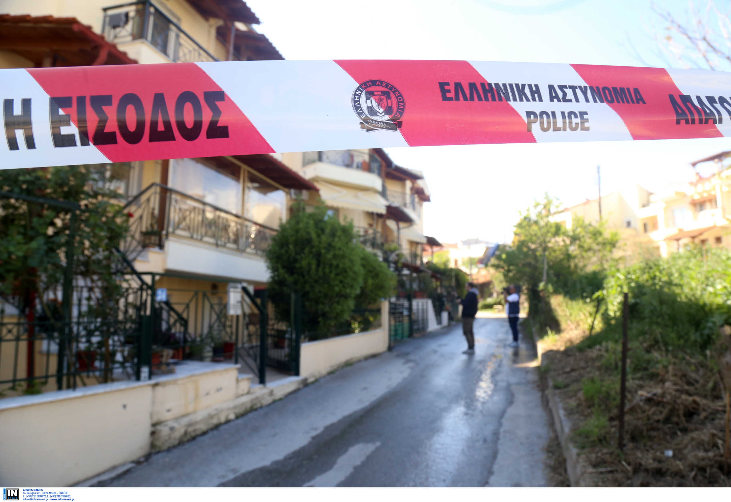 Θεσσαλονίκη: Καρέ καρέ πως έγινε το φονικό – Το μένος για τη μάνα και ο διπλός πυροβολισμός του πατέρα