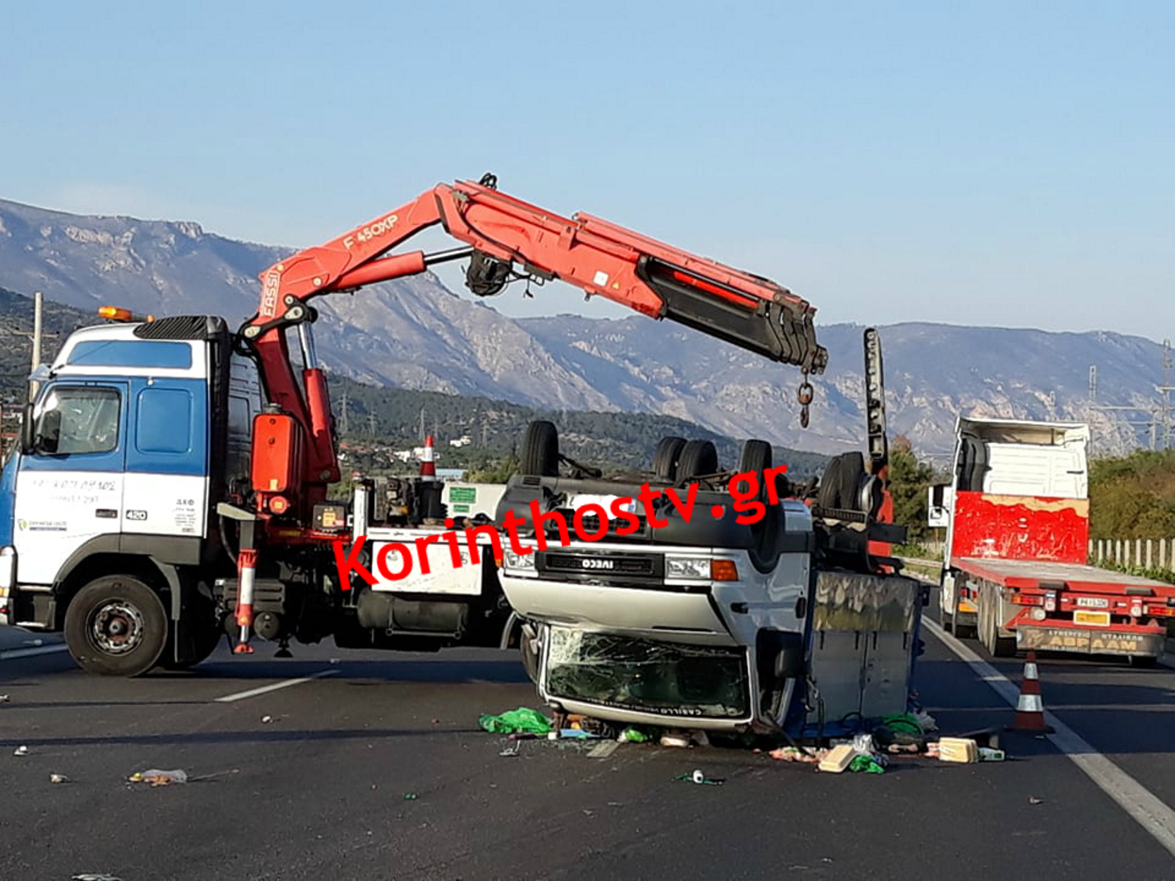 Πλάνα από το σοκαριστικό τροχαίο στην Αθηνών – Κορίνθου (pics, video)