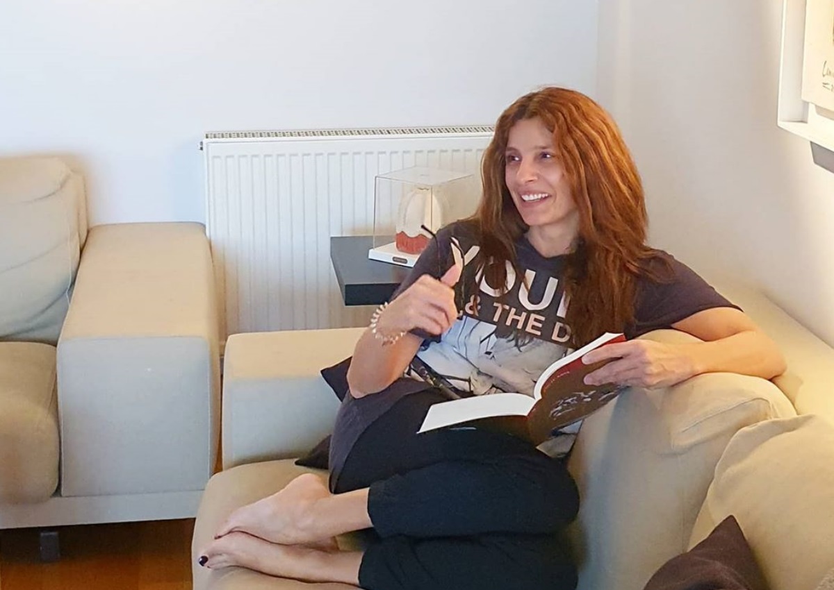 Συγκινημένη η Πόπη Τσαπανίδου γιόρτασε τα γενέθλια της μητέρας της… από απόσταση!