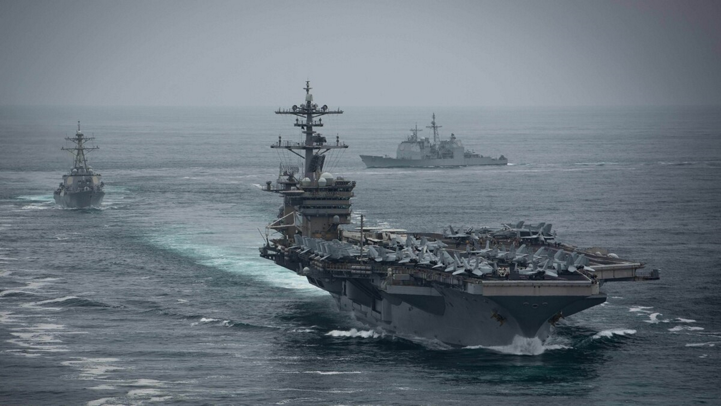 Στενά του Χορμούζ: Πλοίο των ΗΠΑ έριξε προειδοποιητικά πυρά σε ιρακινά σκάφη