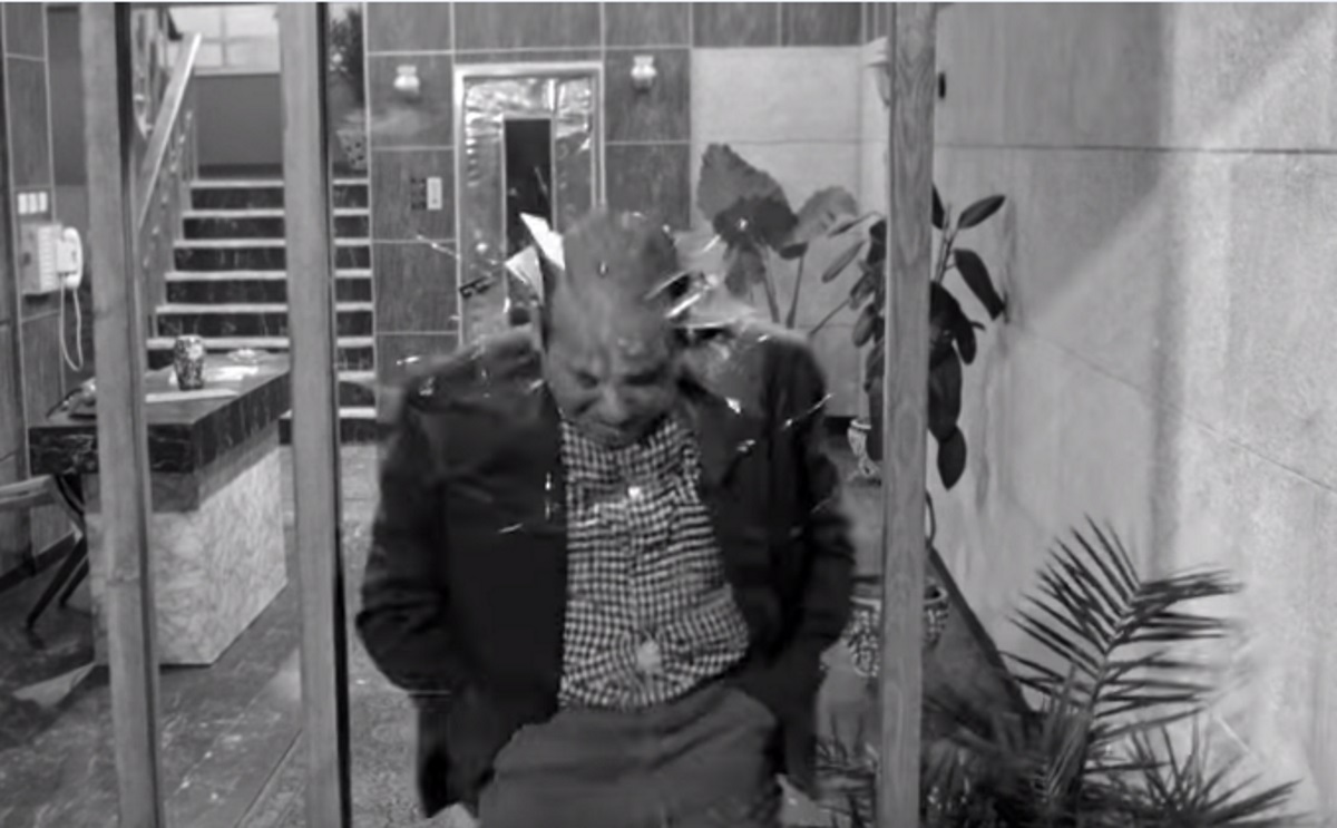 Έτσι πέρασε ο Θανάσης Βέγγος μέσα από την τζαμαρία στον “Παπατρέχα”! Τι συνέβη εκείνη τη μέρα στο γύρισμα;