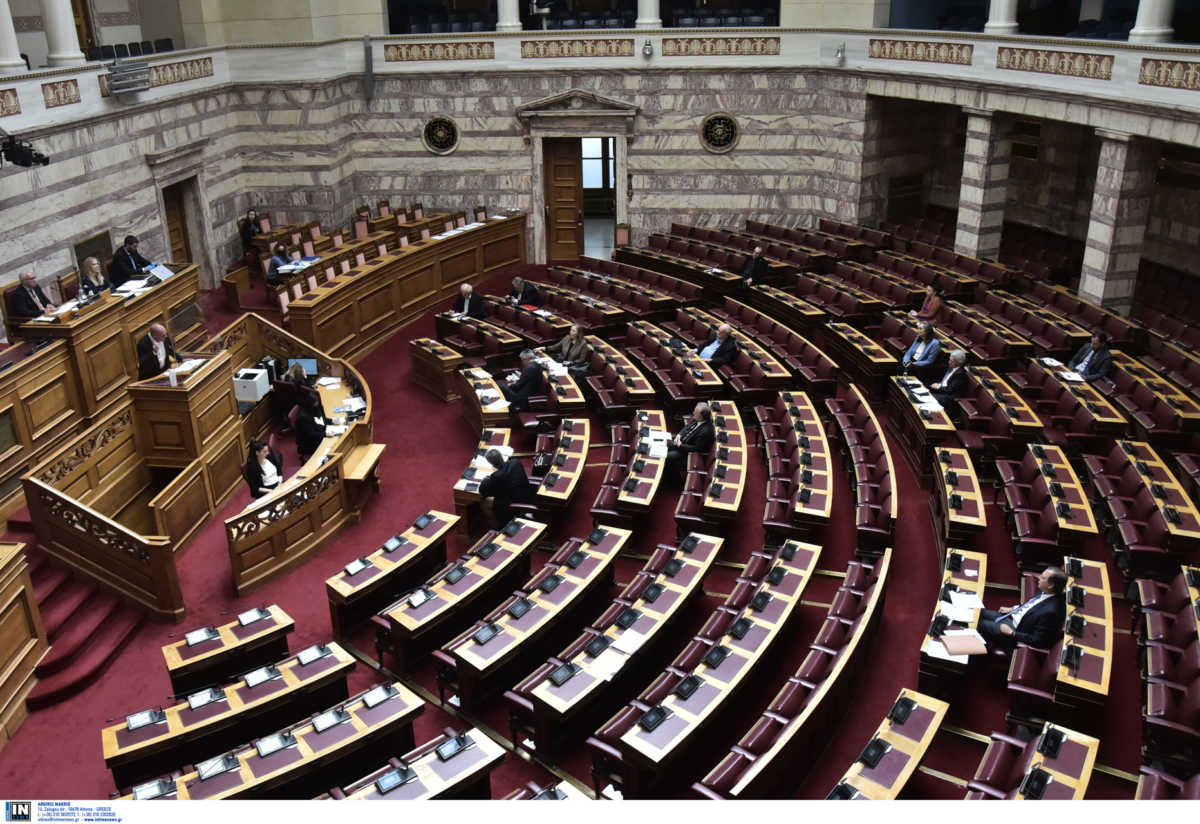 Περιβαλλοντικό νομοσχέδιο: Ονομαστική ψηφοφορία και… εξ’ αποστάσεως στην Βουλή