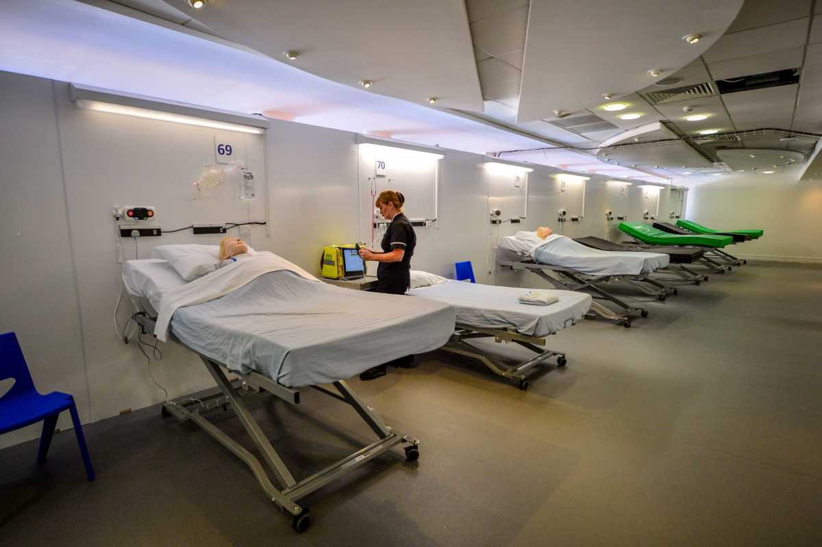Κορονοϊός: 327 νέοι θάνατοι μόνο στα νοσοκομεία σε μια μέρα στη Βρετανία