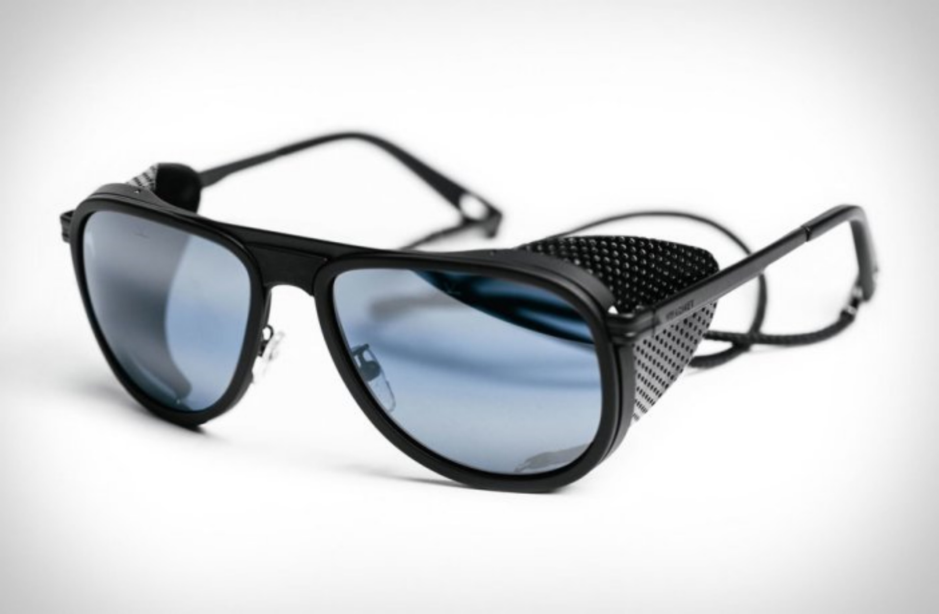 Τα καλύτερα γυαλιά ηλίου που φορέθηκαν από τον πράκτορα 007