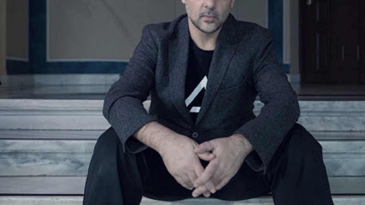 “Στο θέατρο, δεν θα ισχύσει ό,τι στις άλλες. Δεν θα ανοίξει το μαγαζί και ο πελάτης θα έρθει αμέσως μετά τον κορονοϊό”