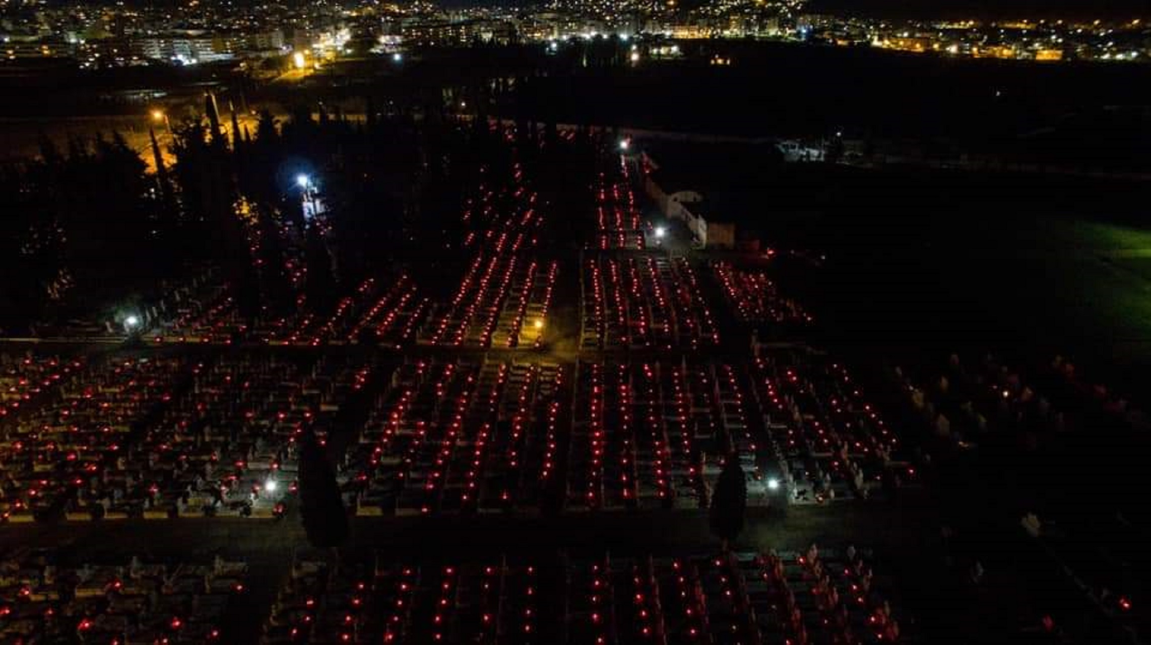 Ξάνθη: 6.000 κεράκια στα κοιμητήρια τη Μεγάλη Παρασκευή