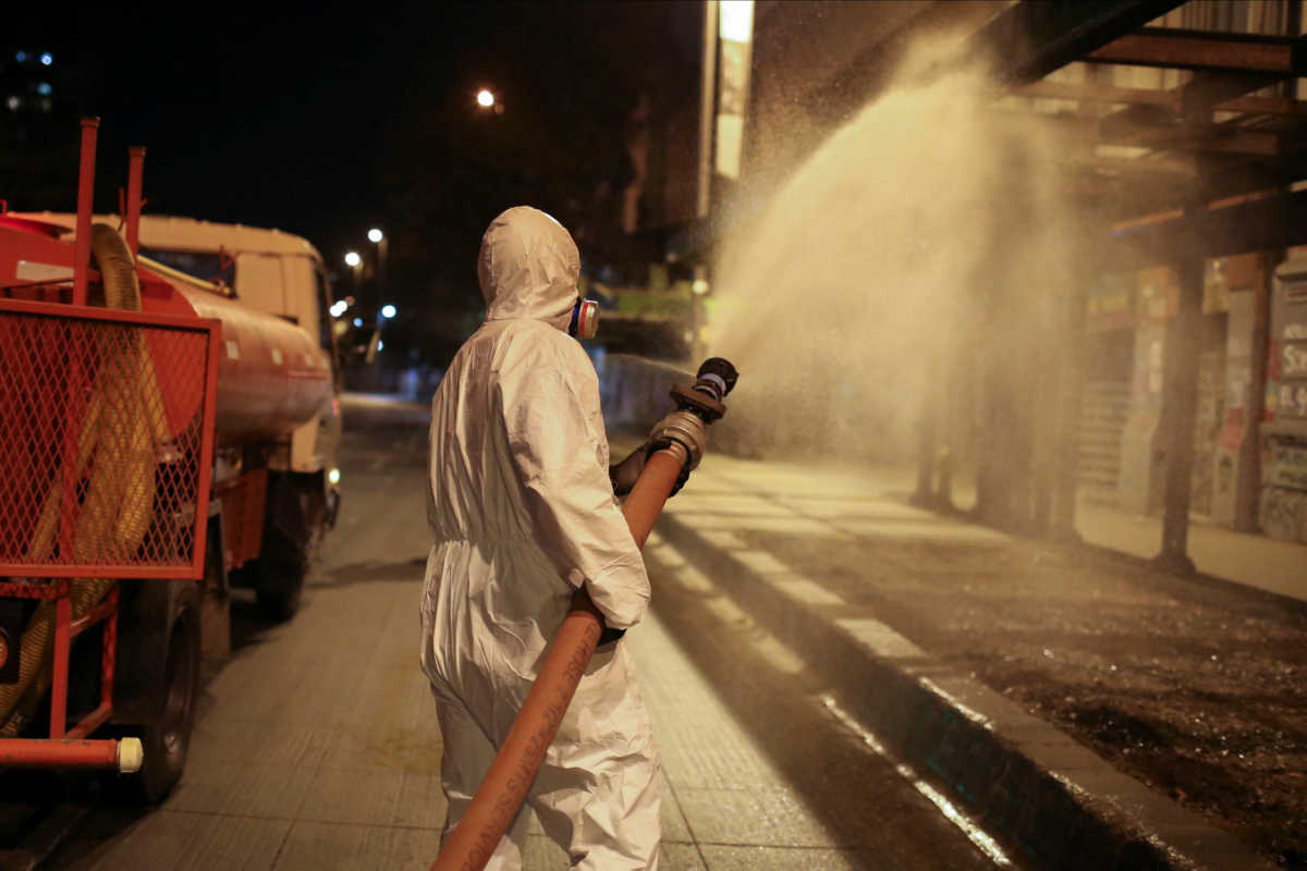 Κορονοϊός: Ασθενής δραπέτευσε από το νοσοκομείο, πήρε συγκοινωνίες και… πήγε σε αγορά να ψωνίσει!