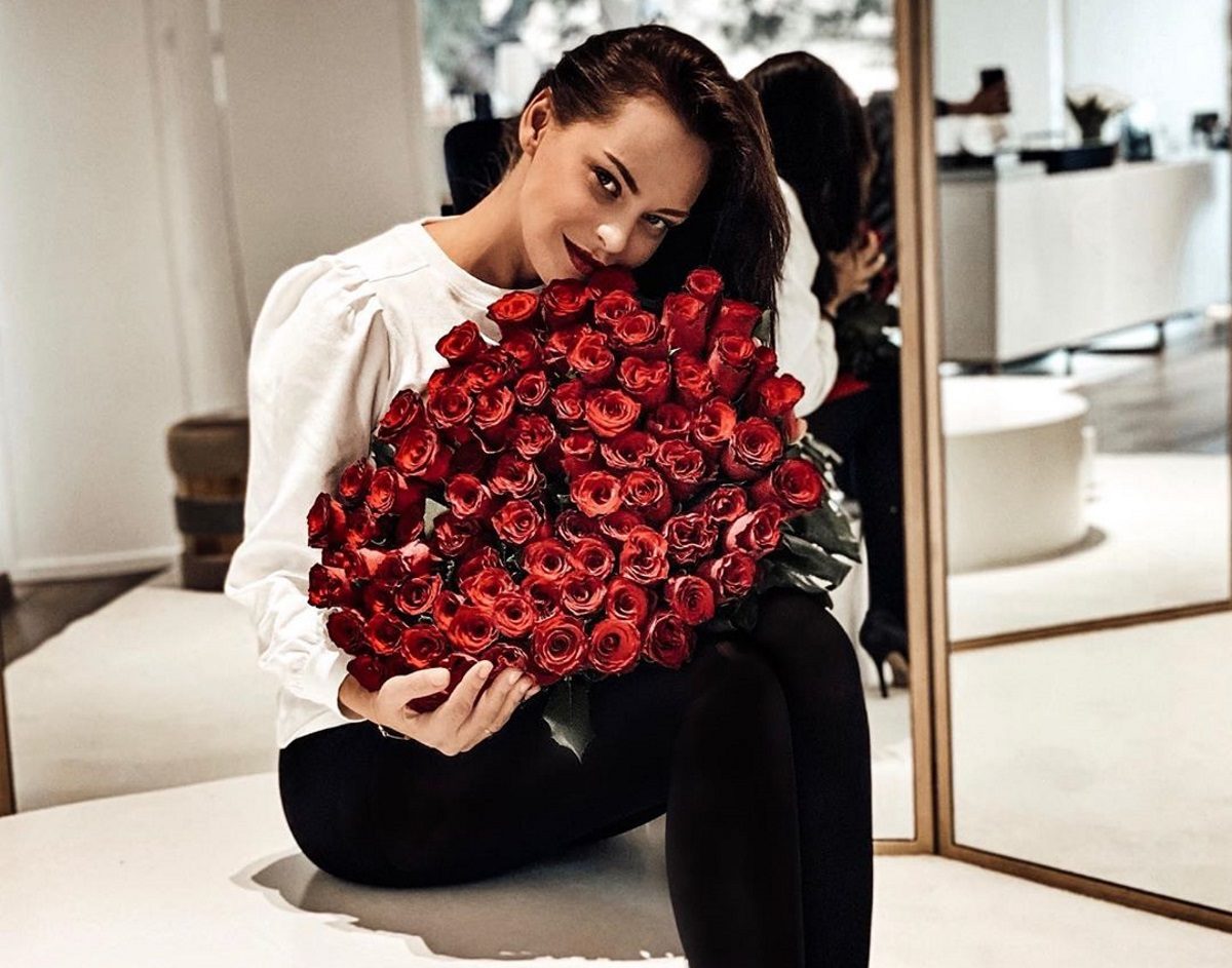 Υβόννη Μπόσνιακ: Αποκάλυψε στο Instagram την ηλικία και τα κιλά της!