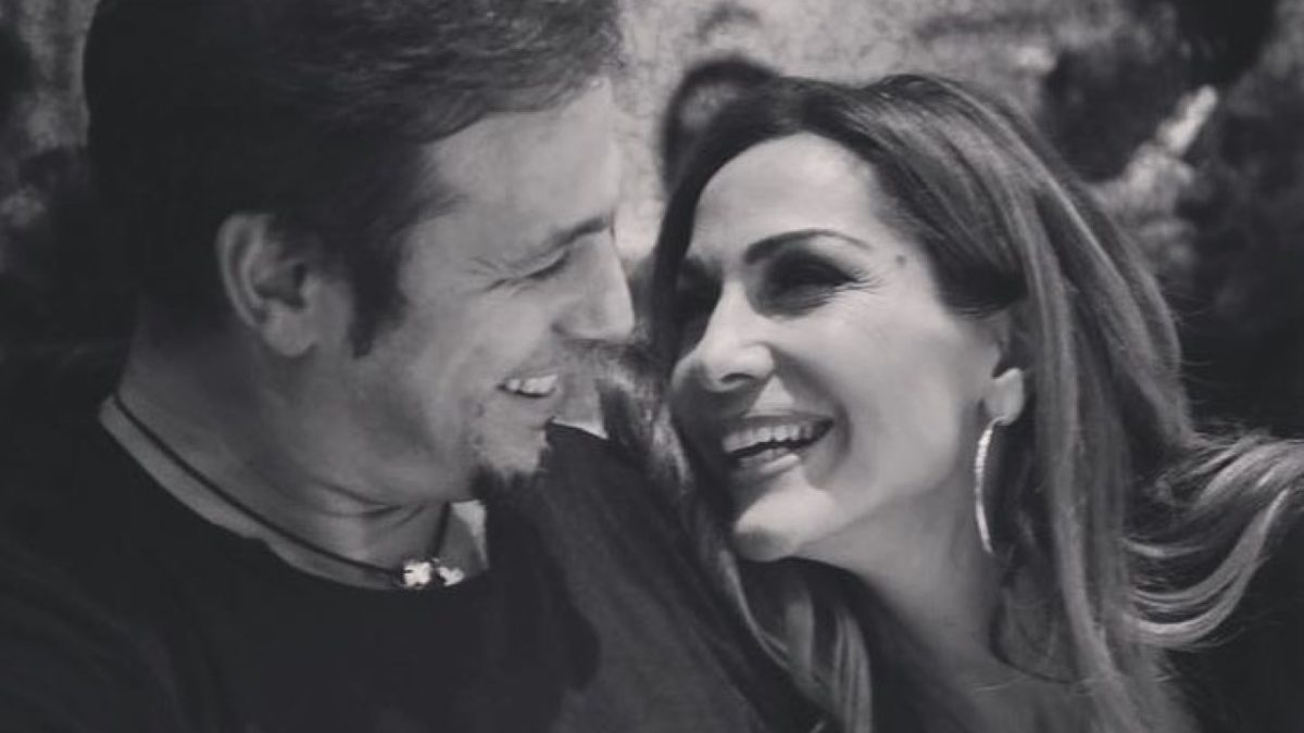 Ντέμης Νικολαΐδης: Κάνει για πρώτη φορά μια δημόσια εξομολόγηση για τη ζωή του με τη Δέσποινα Βανδή!