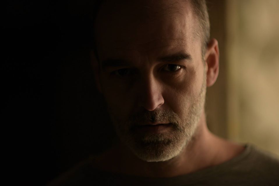 Σπύρος Μπιμπίλας: Στην κηδεία του ηθοποιού Κωνσταντίνου Λεβαντή που πέθανε ξαφνικά