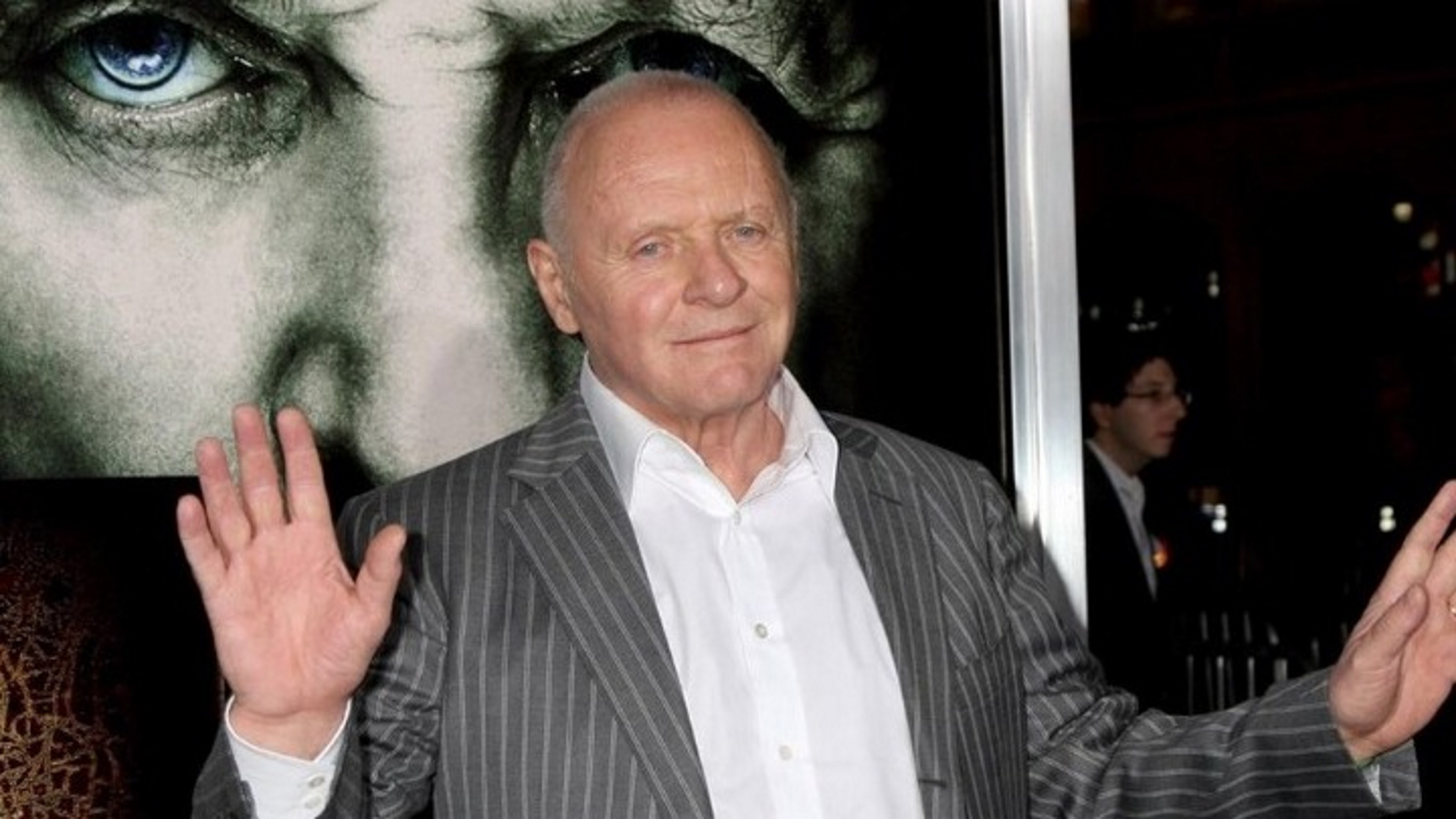 Ο Anthony Hopkins βγαίνει στο προσκήνιο ως ζωγράφος (pics)