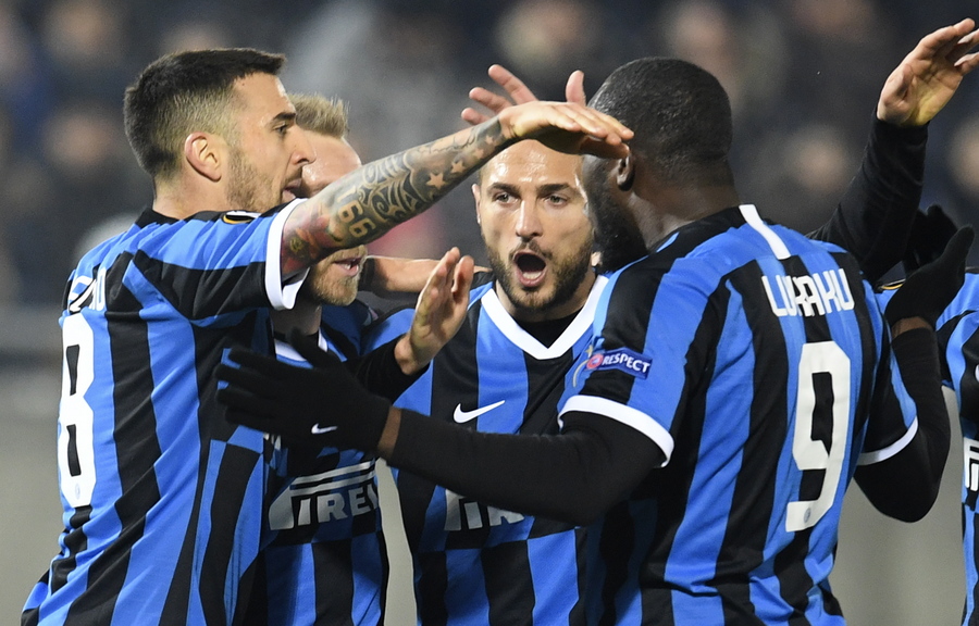 epa08232183 Inter's Christian Eriksen (2-L) celebrates with teammates after scoring during the UEFA Europa League round of 32, first leg soccer match between PFC Ludogorets Razgrad and Inter Milan in Razgrad, Bulgaria, 20 February 2020.  EPA