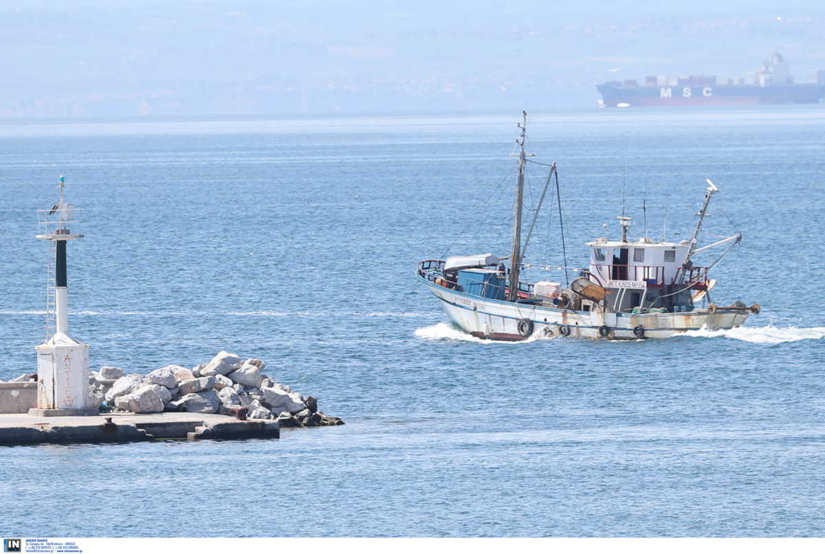 Συναγερμός στη Ν. Μηχανιώνα για την εξουδετέρωση νάρκης (pics, video)