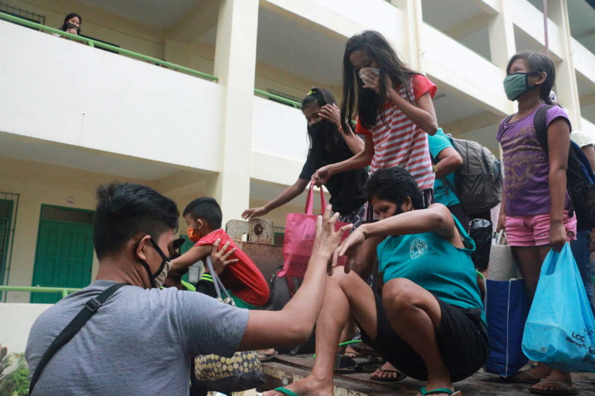 Φιλιππίνες: Από τον κορονοϊό στον τυφώνα “Βονγκφόνγκ”