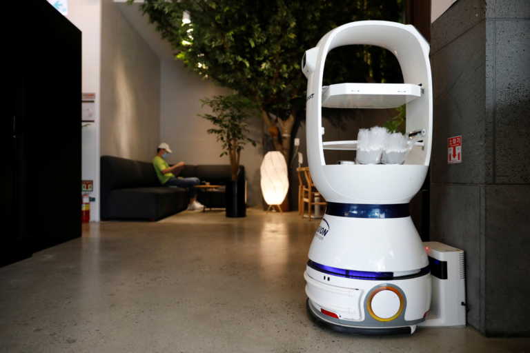 Ελβετία: Καθαρίστριες ρομπότ στο αεροδρόμιο της Ζυρίχης