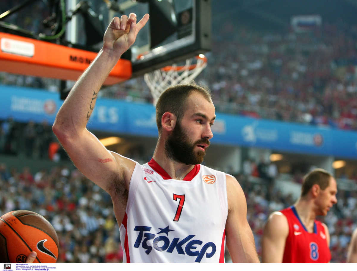 Η Euroleague ένωσε σε μία ανάρτηση το μεγαλείο Τζόρνταν και Σπανούλη (video)