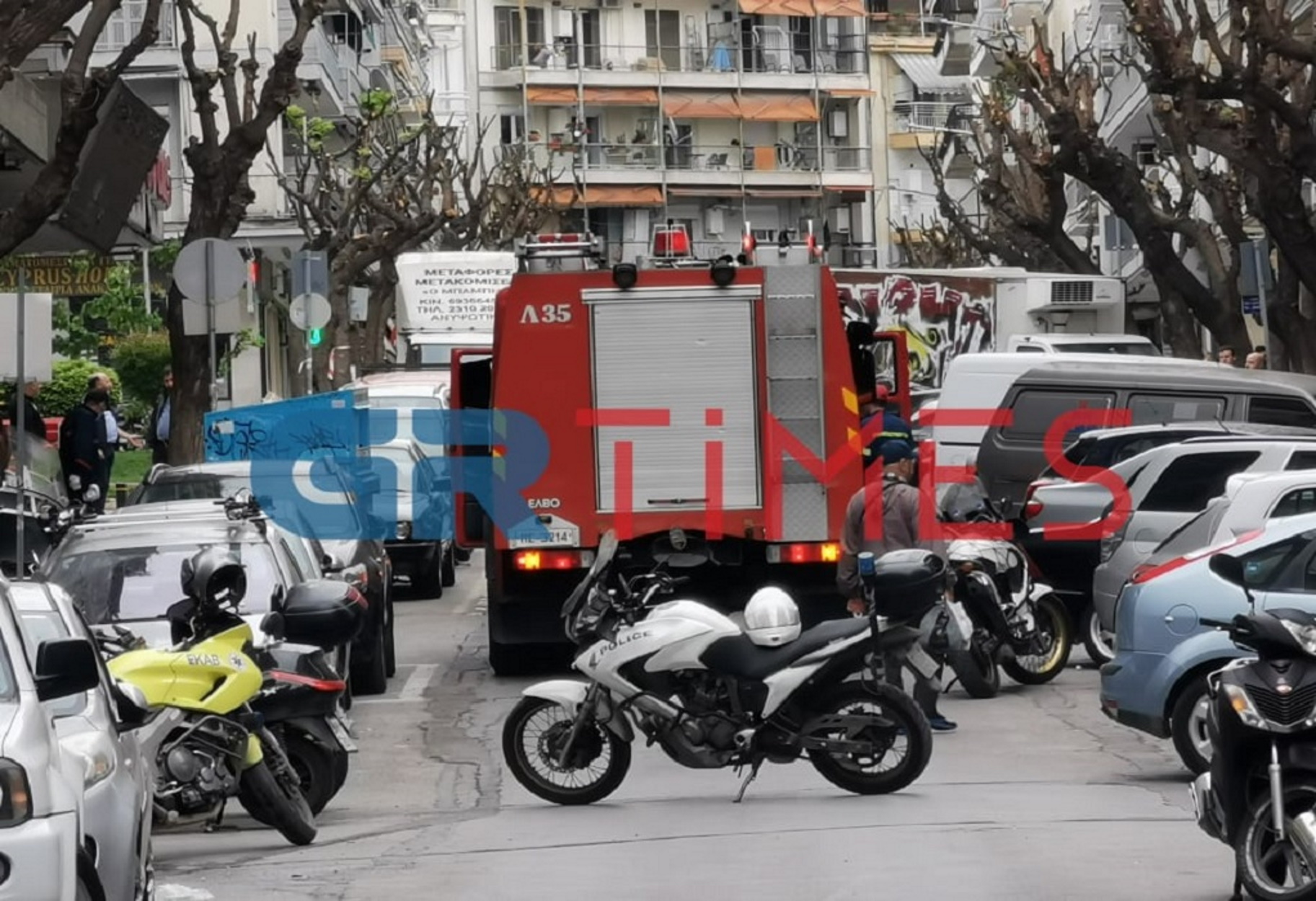 Συναγερμός στη Θεσσαλονίκη: Έκρηξη σε διαμέρισμα – Ένας τραυματίας (pics, video)