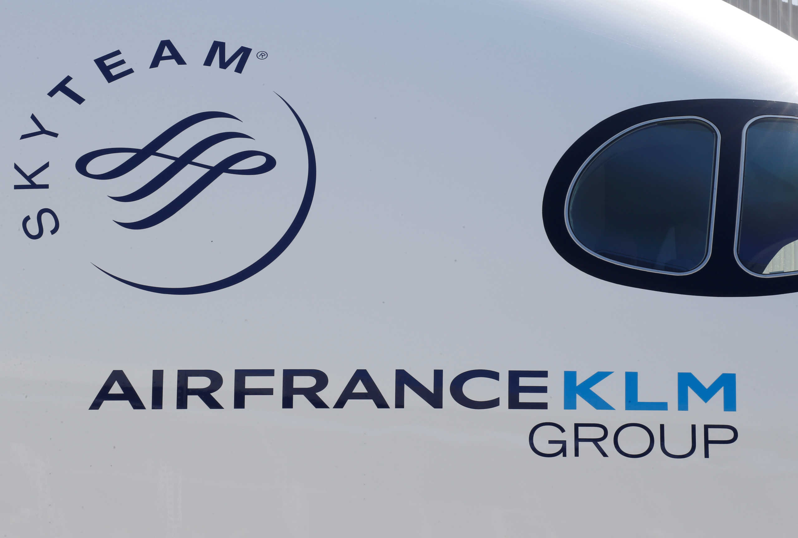 FILE PHOTO: The logo of Air France KLM Group is pictured on an Airbus A350 in Colomiers near Toulouse, France, Sept. 27, 2019. REUTERS