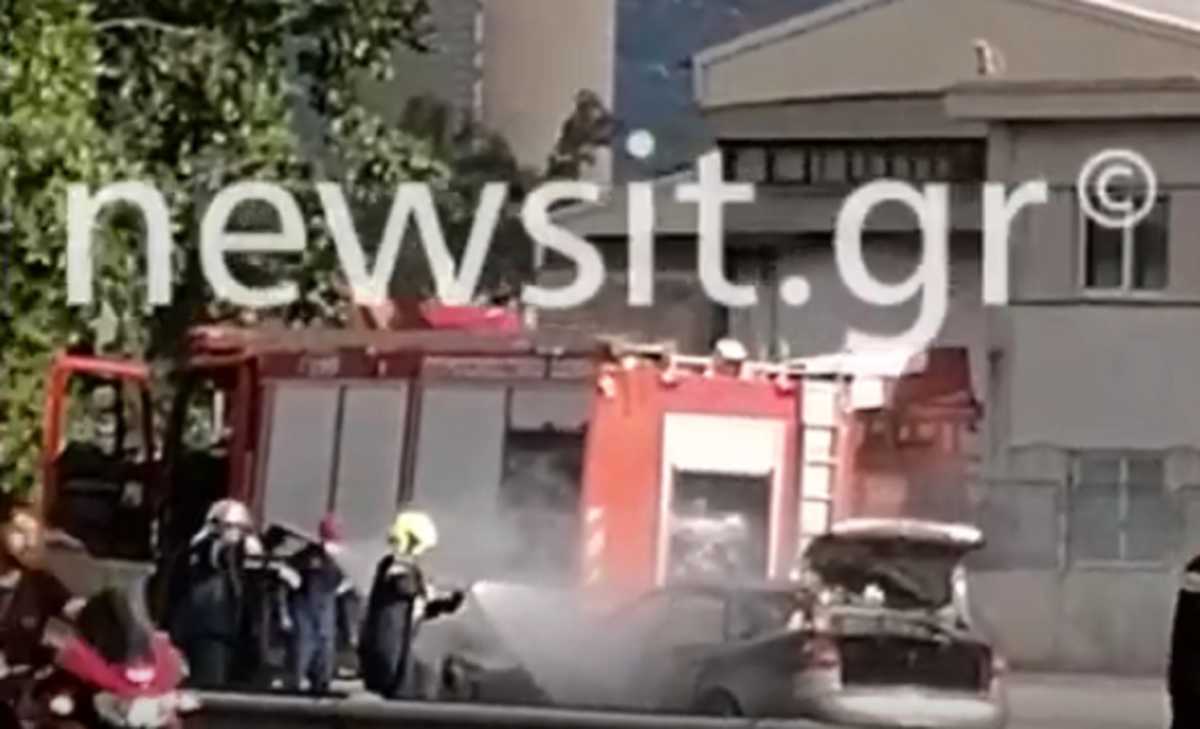 Αυτοκίνητο τυλίχθηκε στις φλόγες στον Ασπρόπυργο (video)