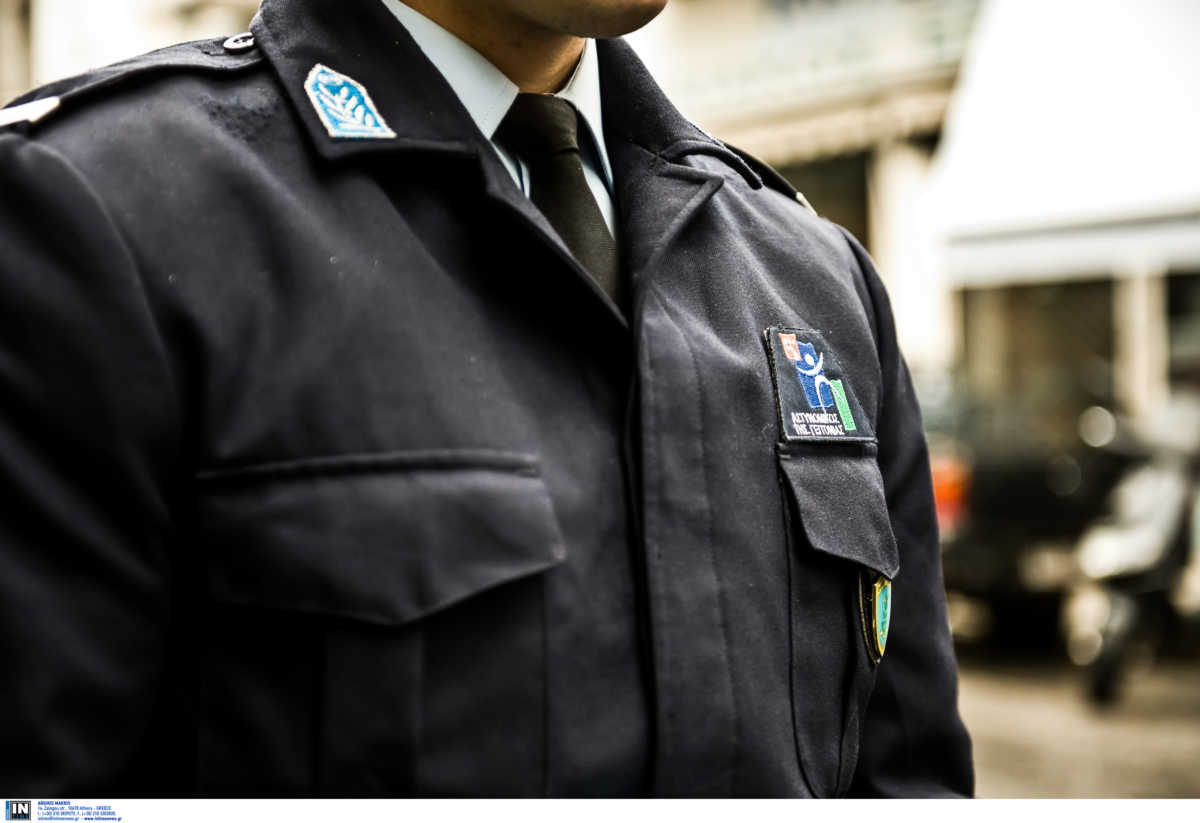 Κορονοϊός: Προβληματισμός για τους ανεμβολίαστους αστυνομικούς που παίρνουν μέρος σε ελέγχους