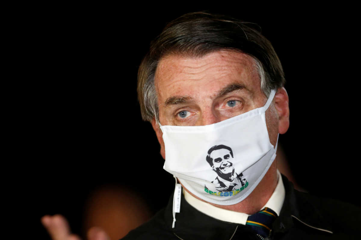 Βραζιλία: Όλο και… “καλύτερα”! Δικαστήριο επιτρέπει στον Μπολσονάρο να μην φοράει μάσκα