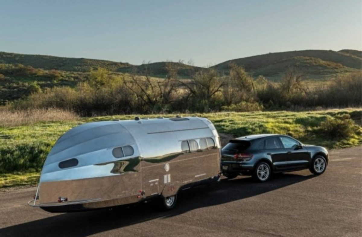 Το πολυτελές τροχόσπιτο που όλοι θα θέλαμε να έχουμε αυτό το καλοκαίρι