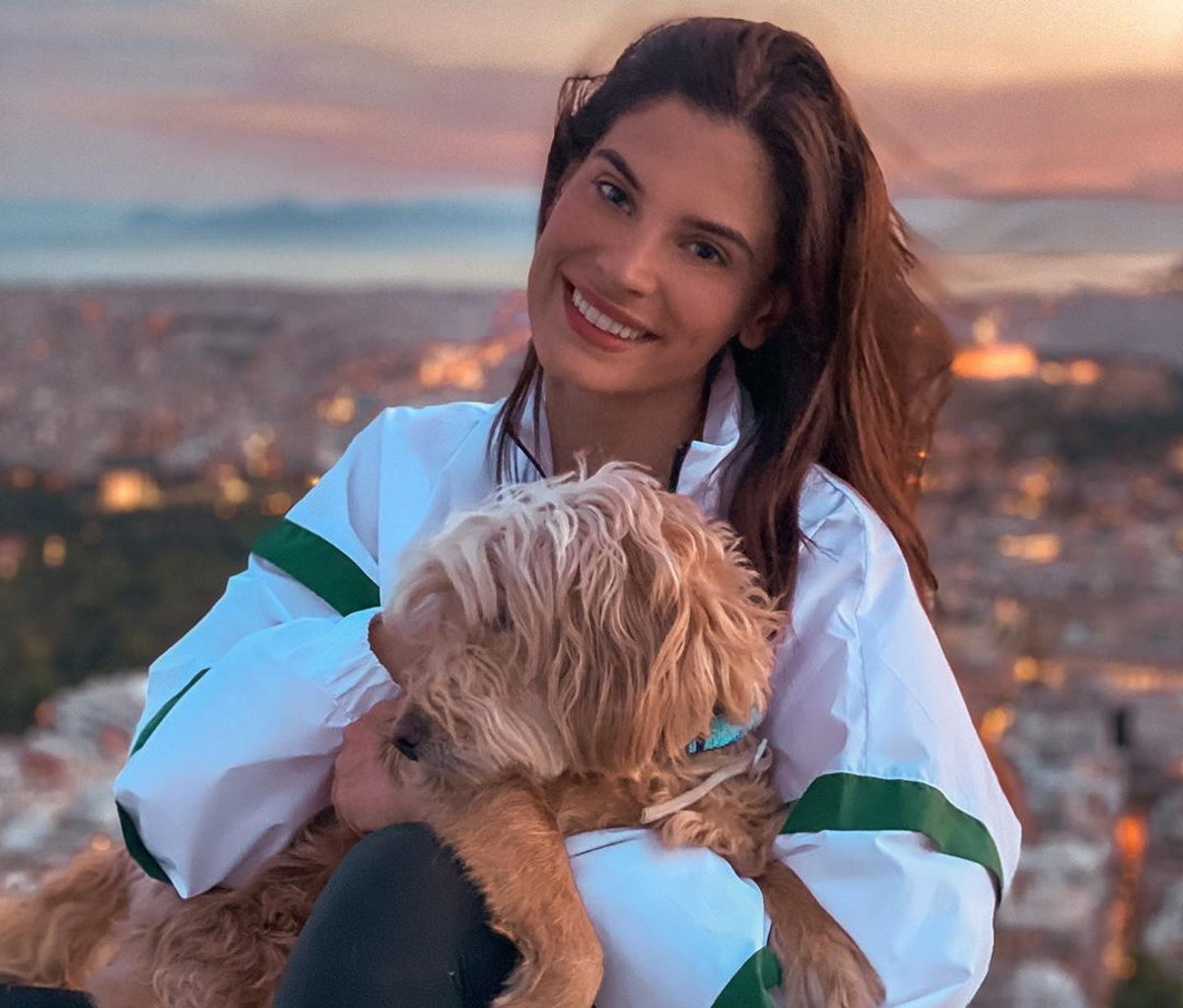 Χριστίνα Μπόμπα: Μας δείχνει τους καλογυμνασμένους κοιλιακούς της!