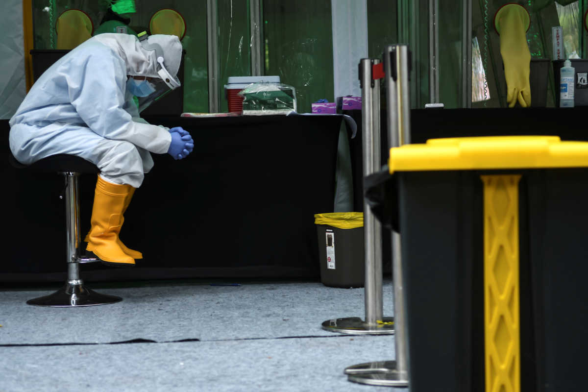 Ο κορονοϊός… διαλύει τις ΗΠΑ – 922 νεκροί μέσα σε 24 ώρες