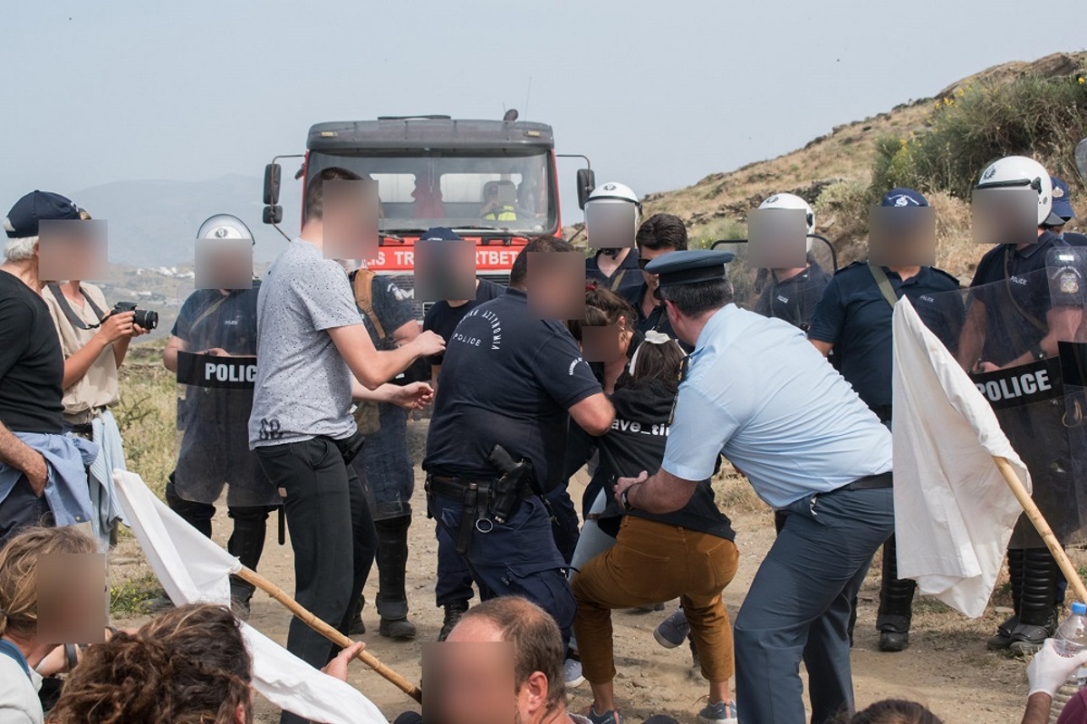 Αιματηρά επεισόδια στην Τήνο για τις ανεμογεννήτριες!
